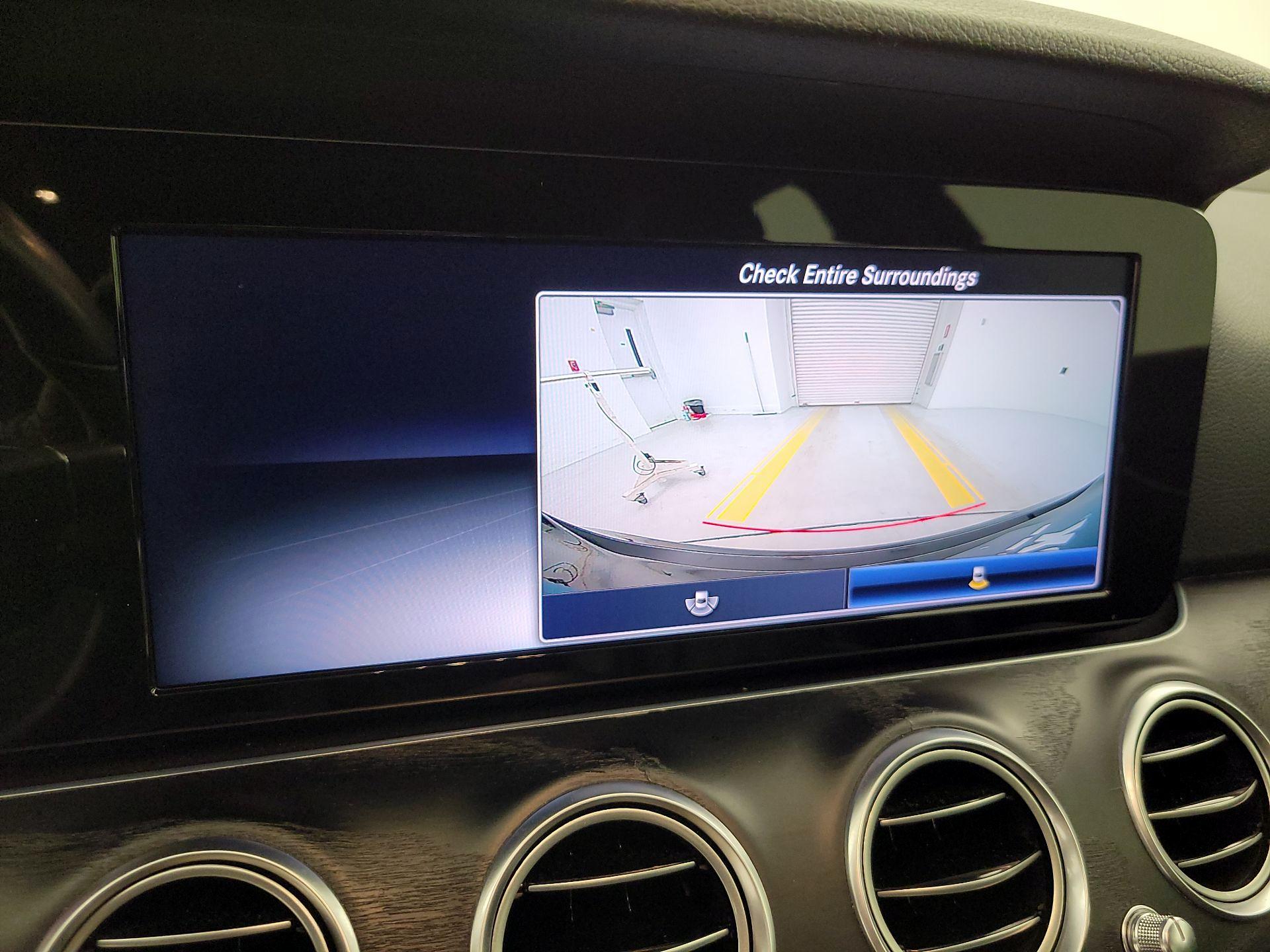 Thumbnail: 2019 Mercedes-Benz E-Class - 15