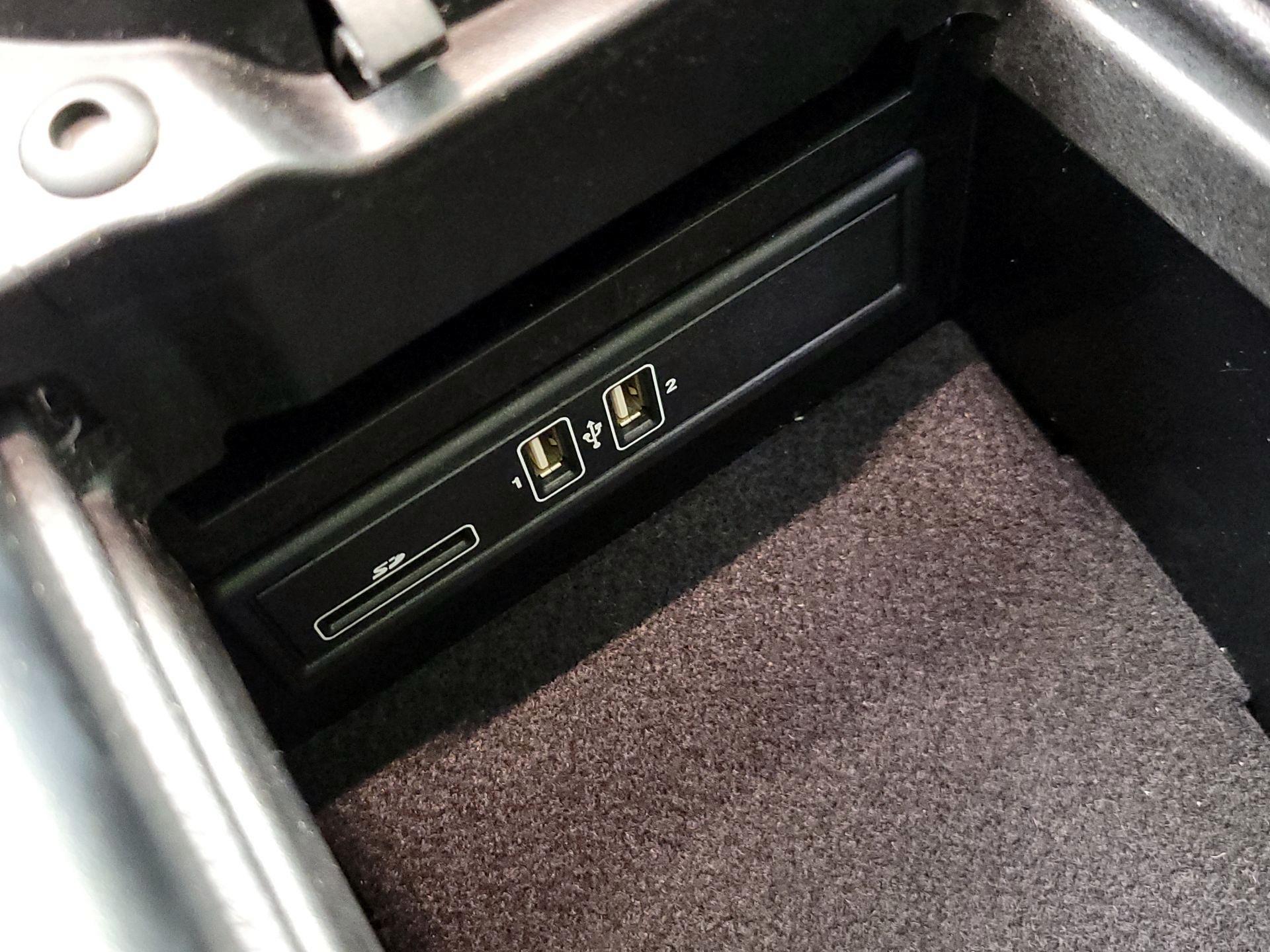 Thumbnail: 2019 Mercedes-Benz E-Class - 19