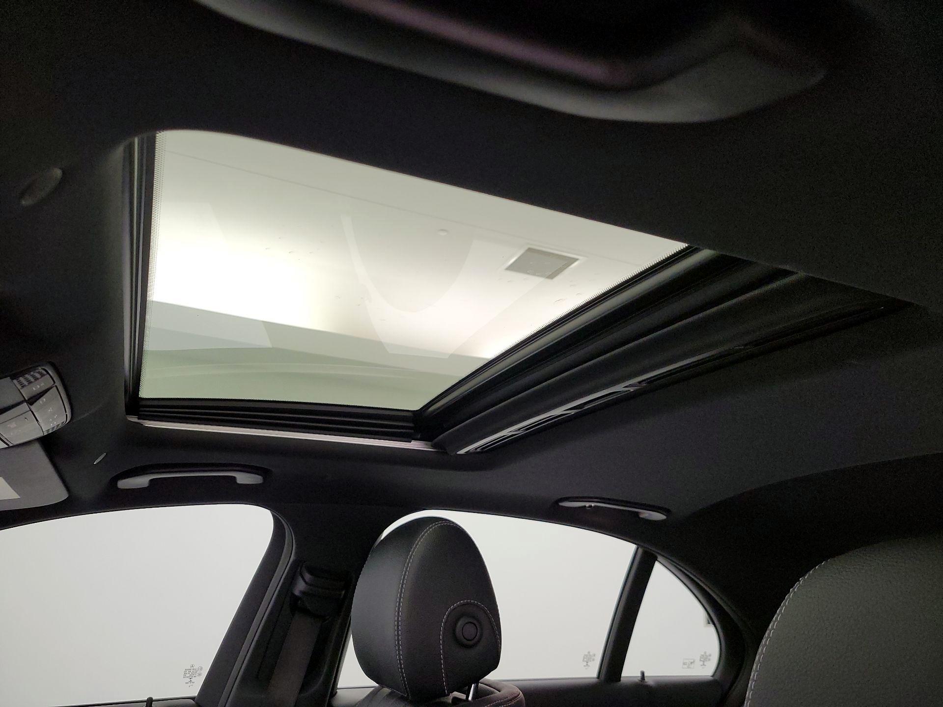 Thumbnail: 2019 Mercedes-Benz E-Class - 20