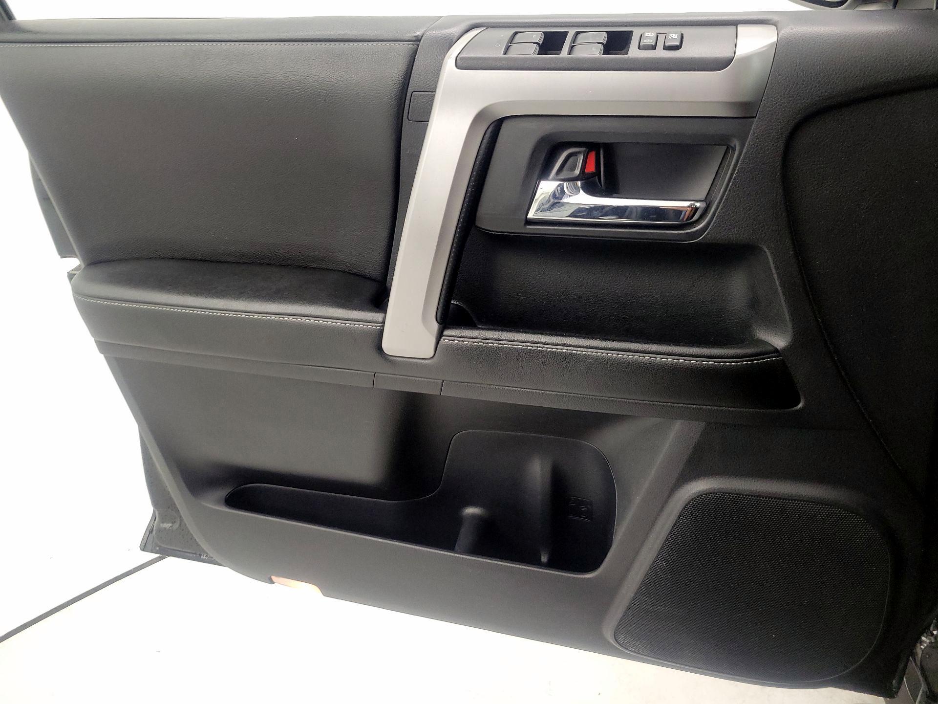 Thumbnail: 2014 Toyota 4Runner - 12