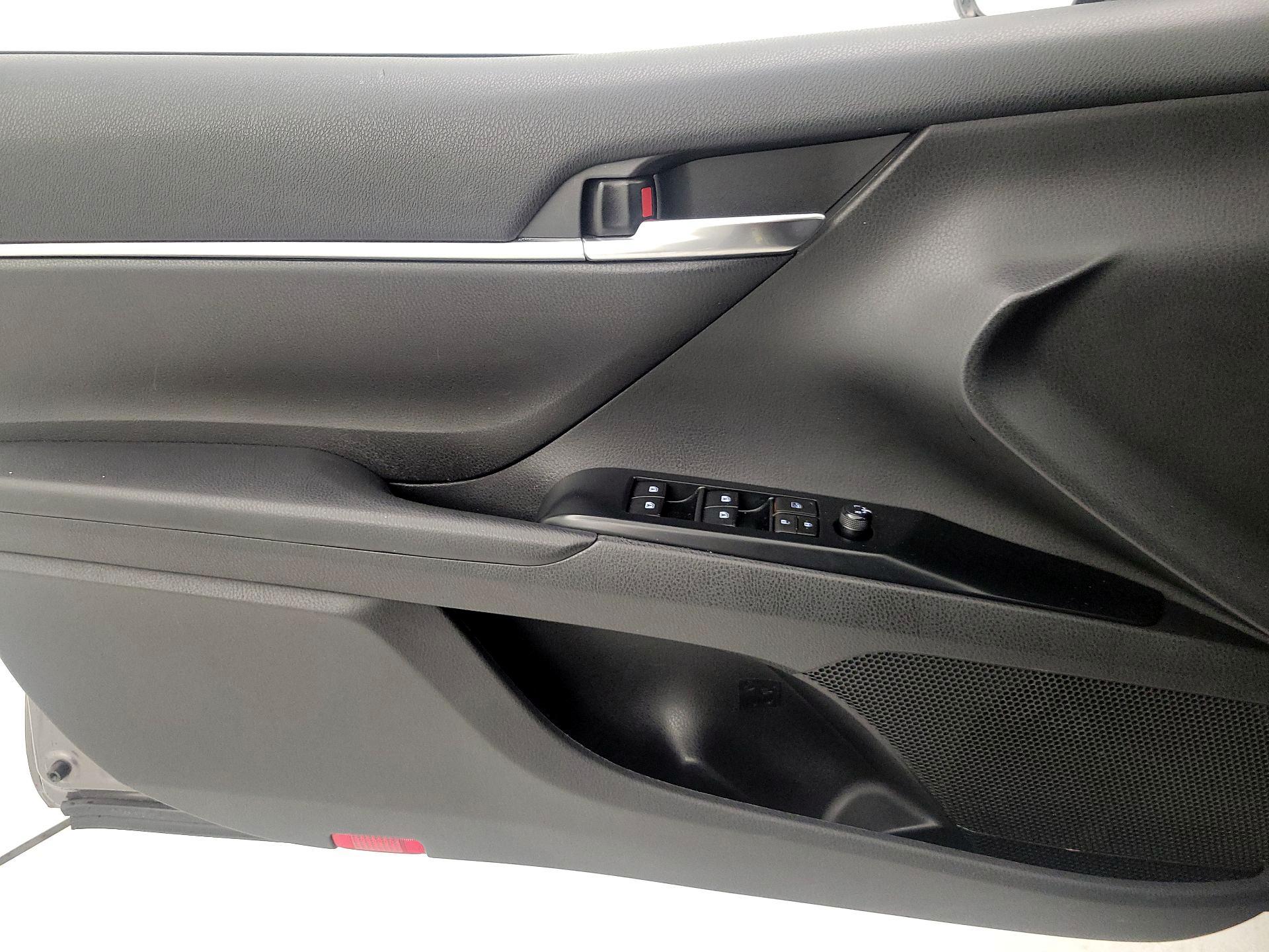 Thumbnail: 2020 Toyota Camry - 12