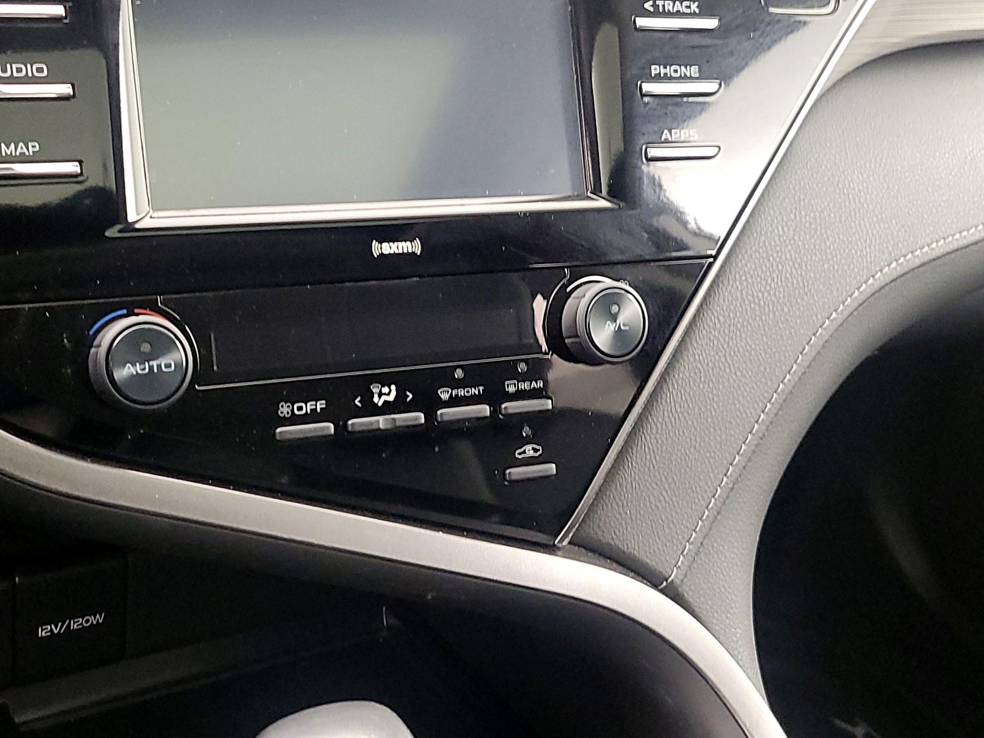 Thumbnail: 2020 Toyota Camry - 16