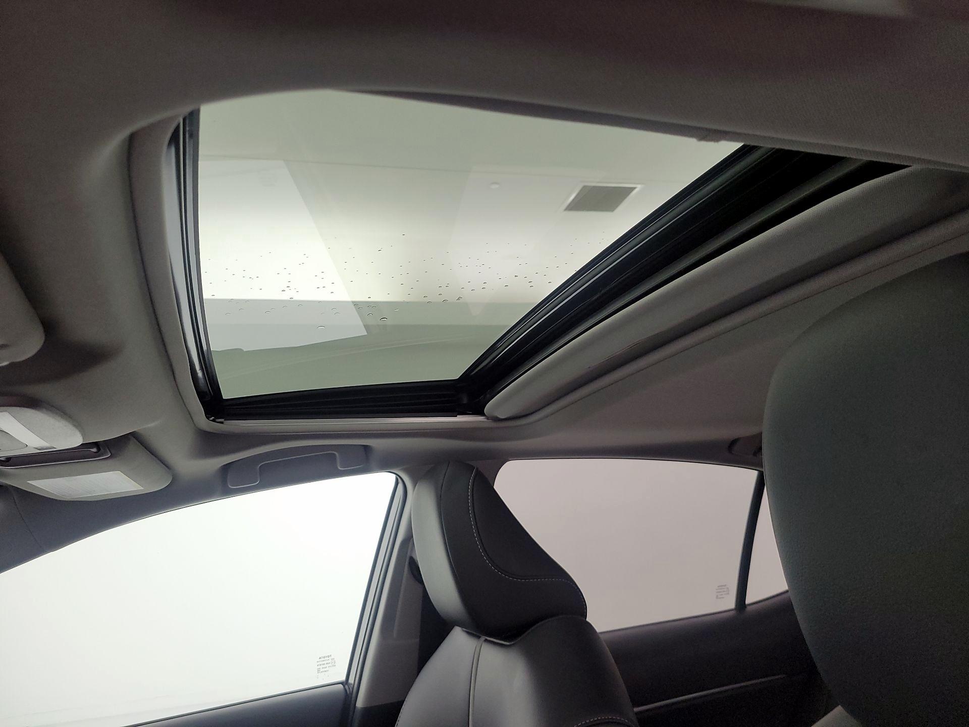 Thumbnail: 2020 Toyota Camry - 19