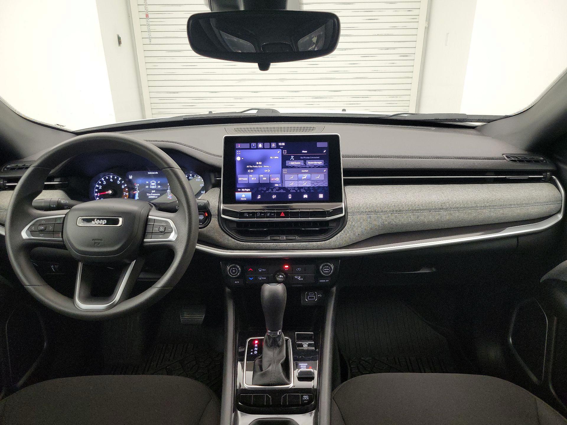 Thumbnail: 2023 Jeep Compass - 9