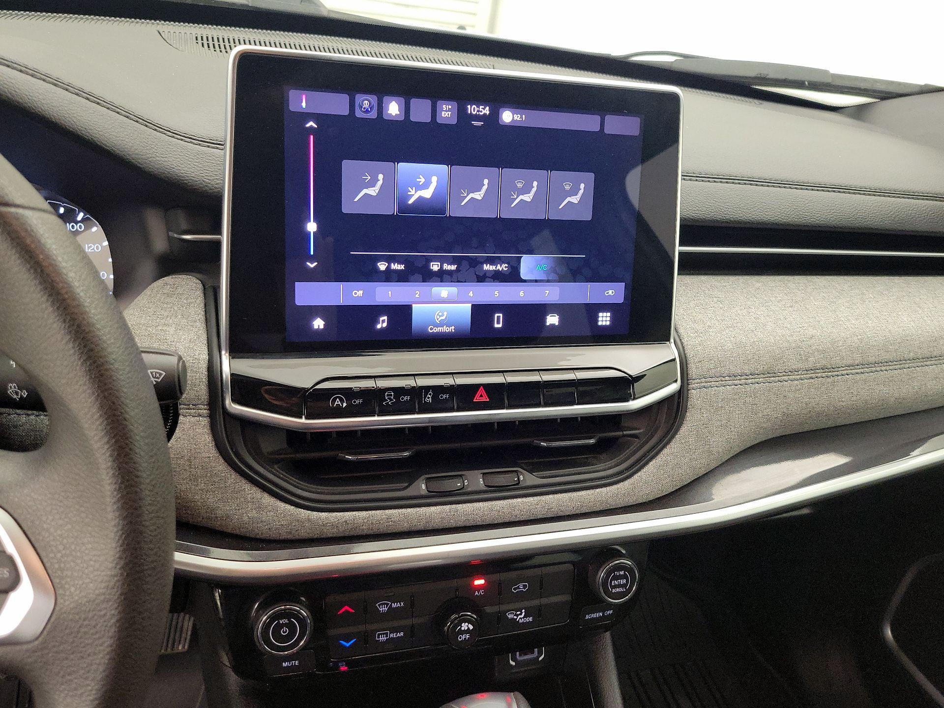 Thumbnail: 2023 Jeep Compass - 16