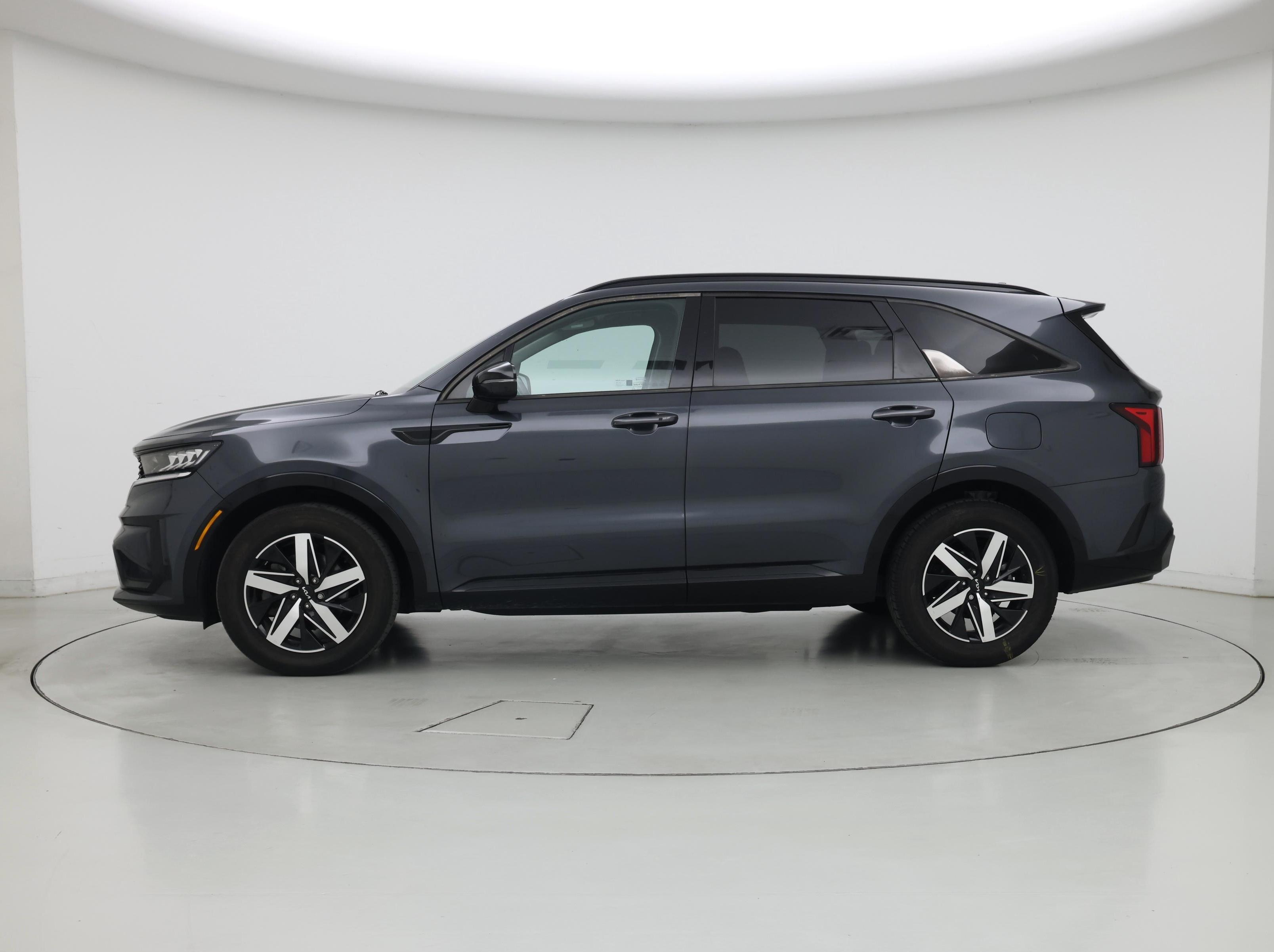 Thumbnail: 2022 Kia Sorento - 3