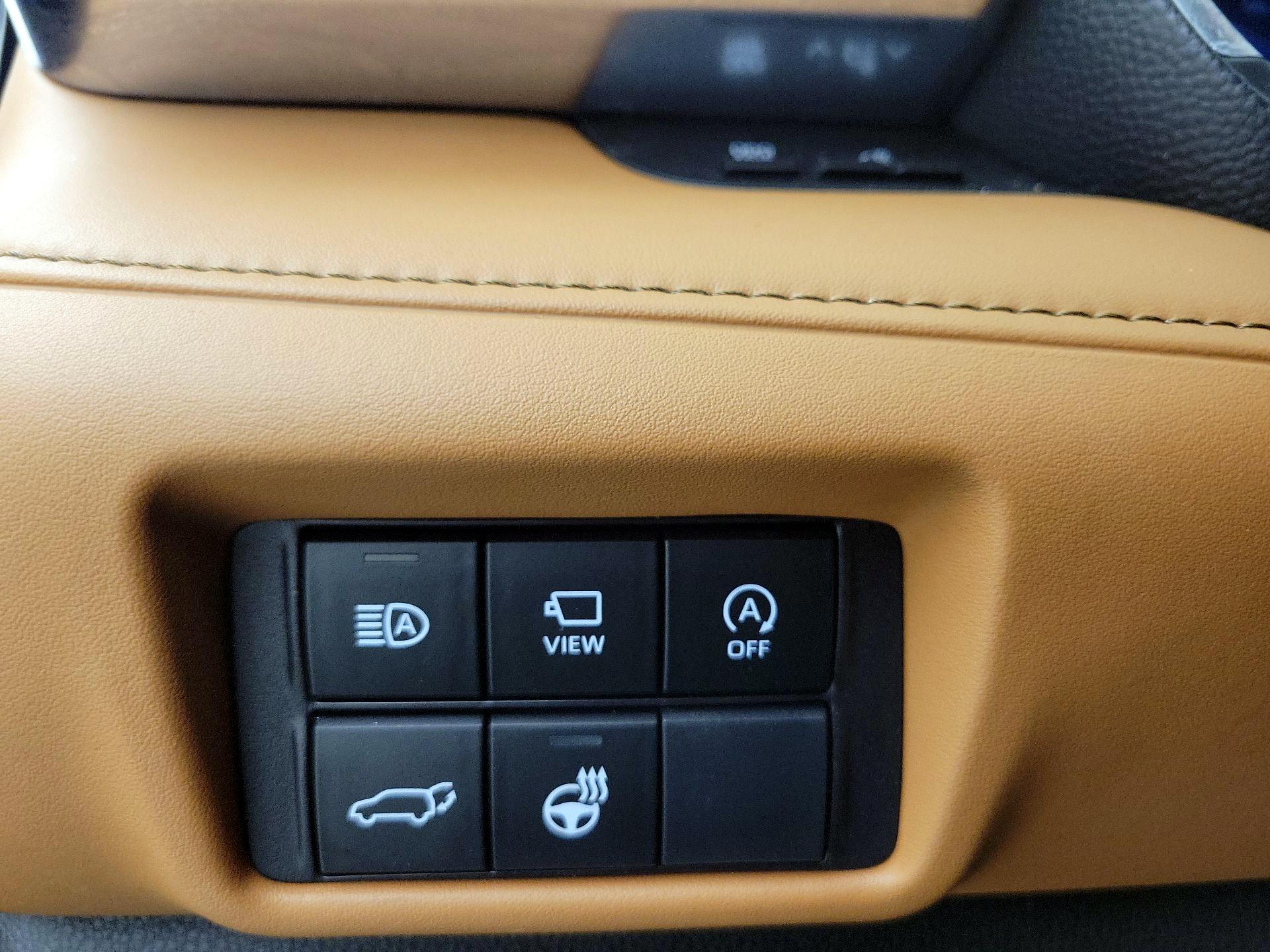 Thumbnail: 2023 Toyota Highlander - 13