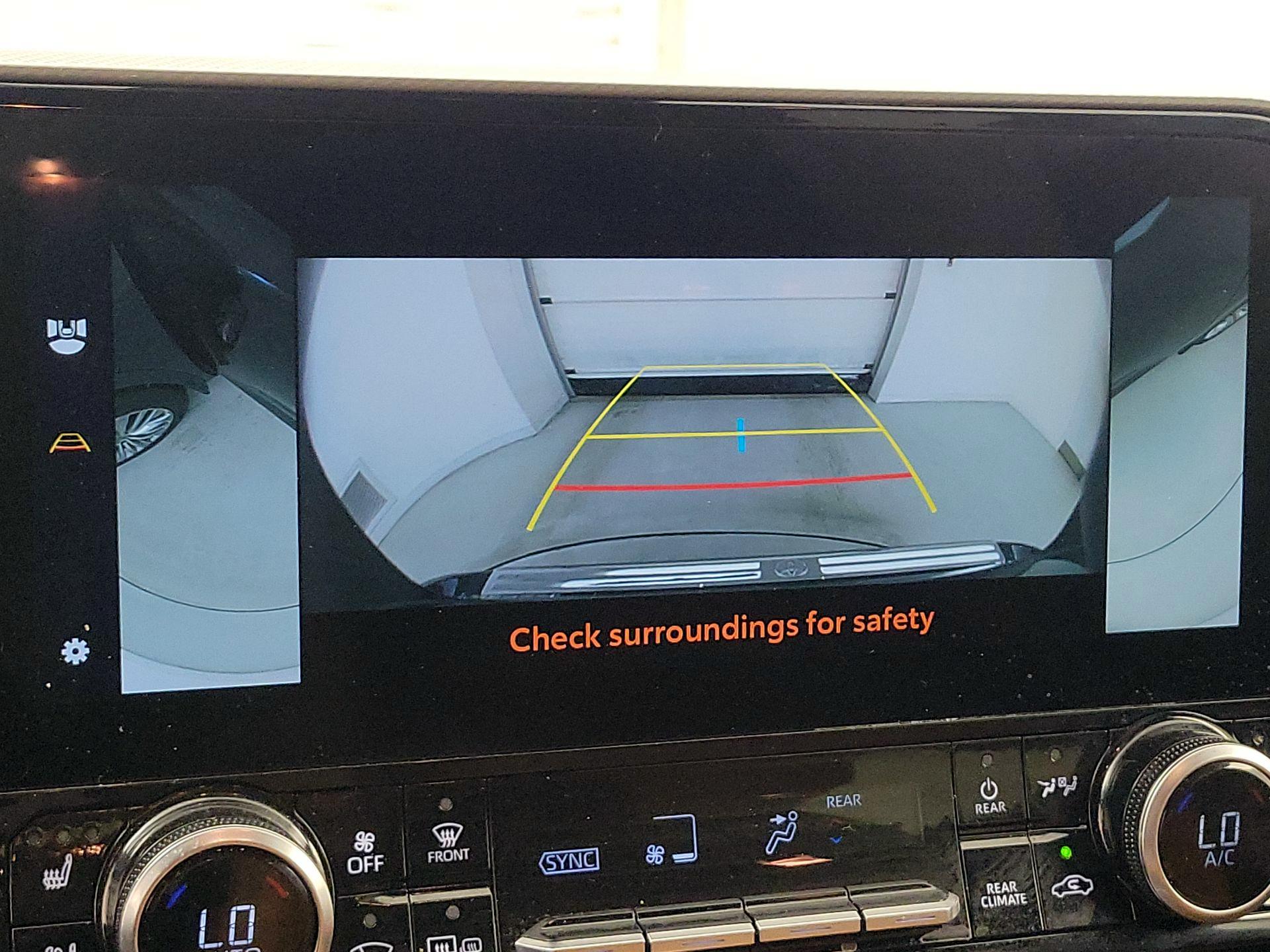 Thumbnail: 2023 Toyota Highlander - 14