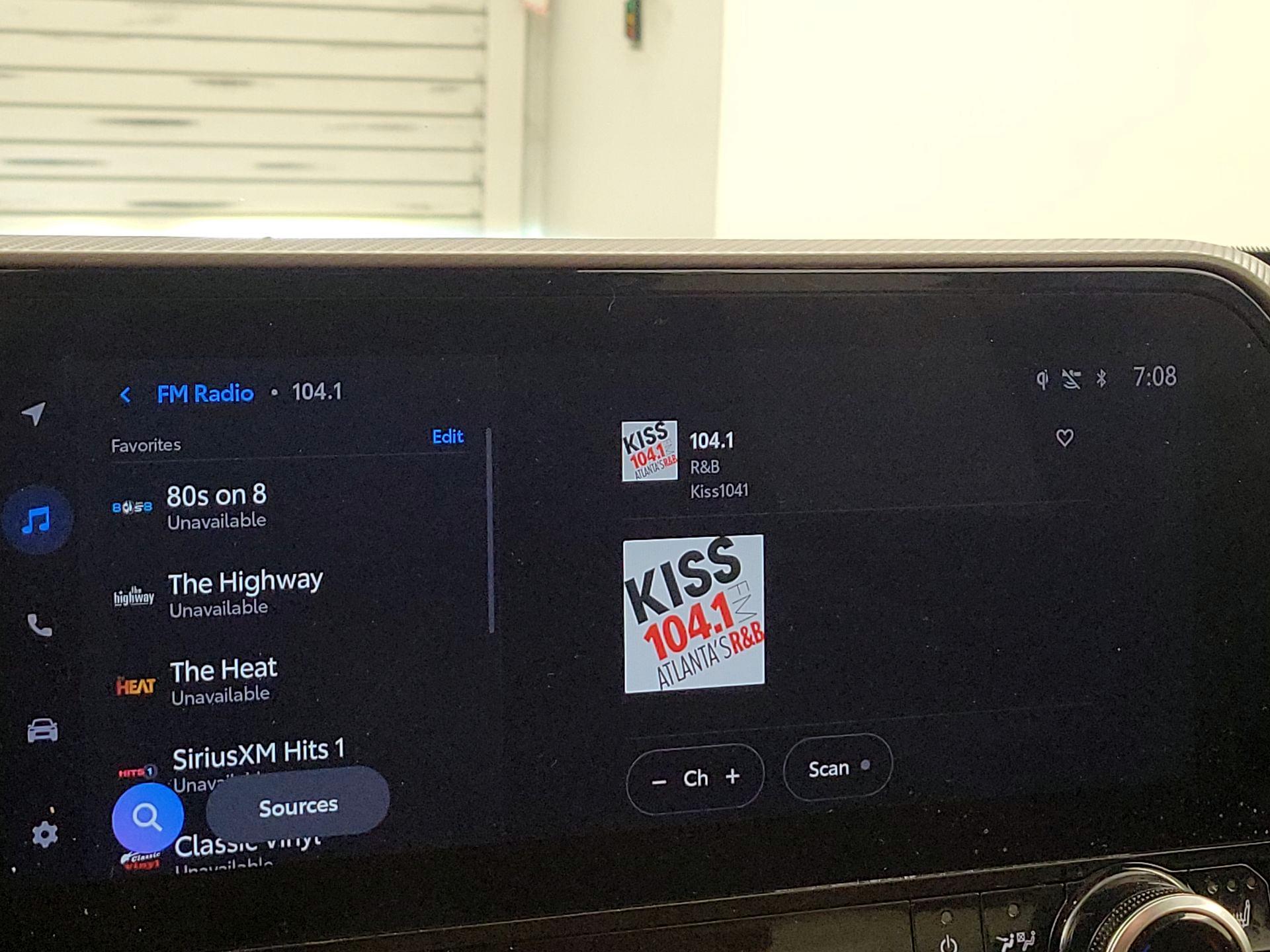 Thumbnail: 2023 Toyota Highlander - 15