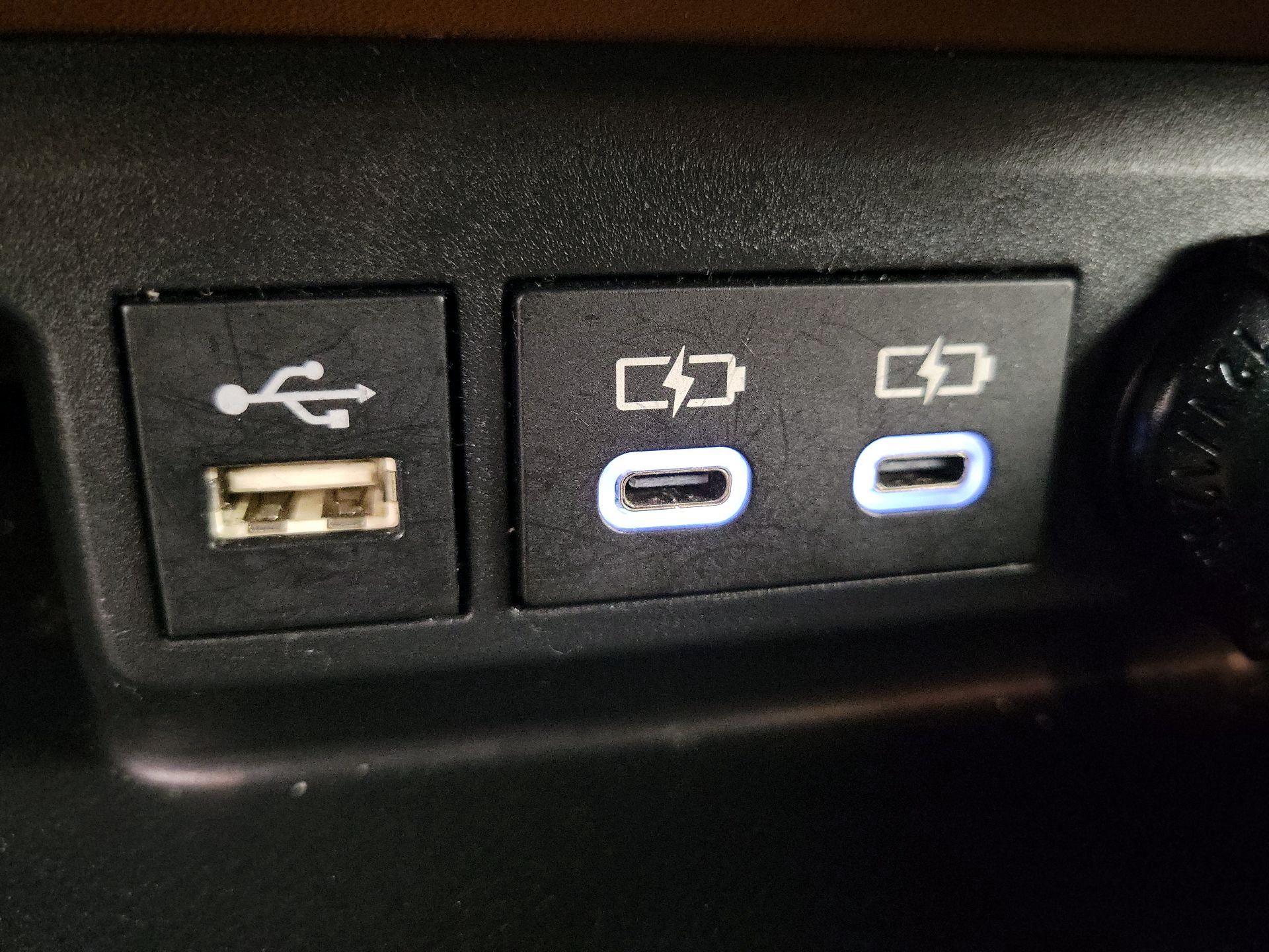 Thumbnail: 2023 Toyota Highlander - 18