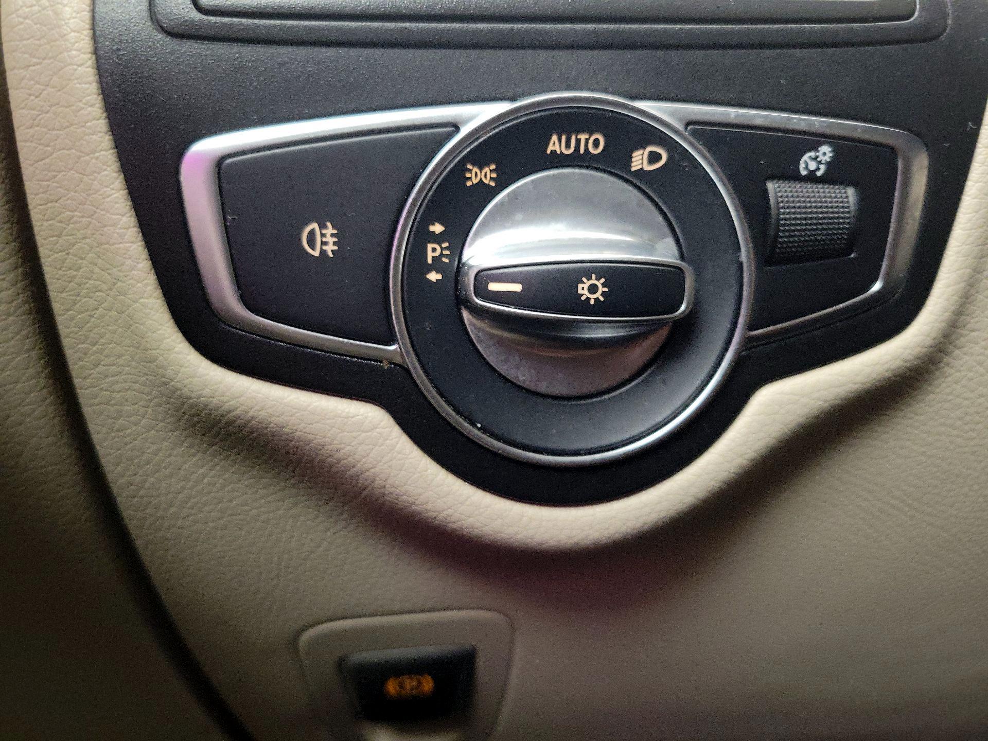 Thumbnail: 2021 Mercedes-Benz GLC - 13