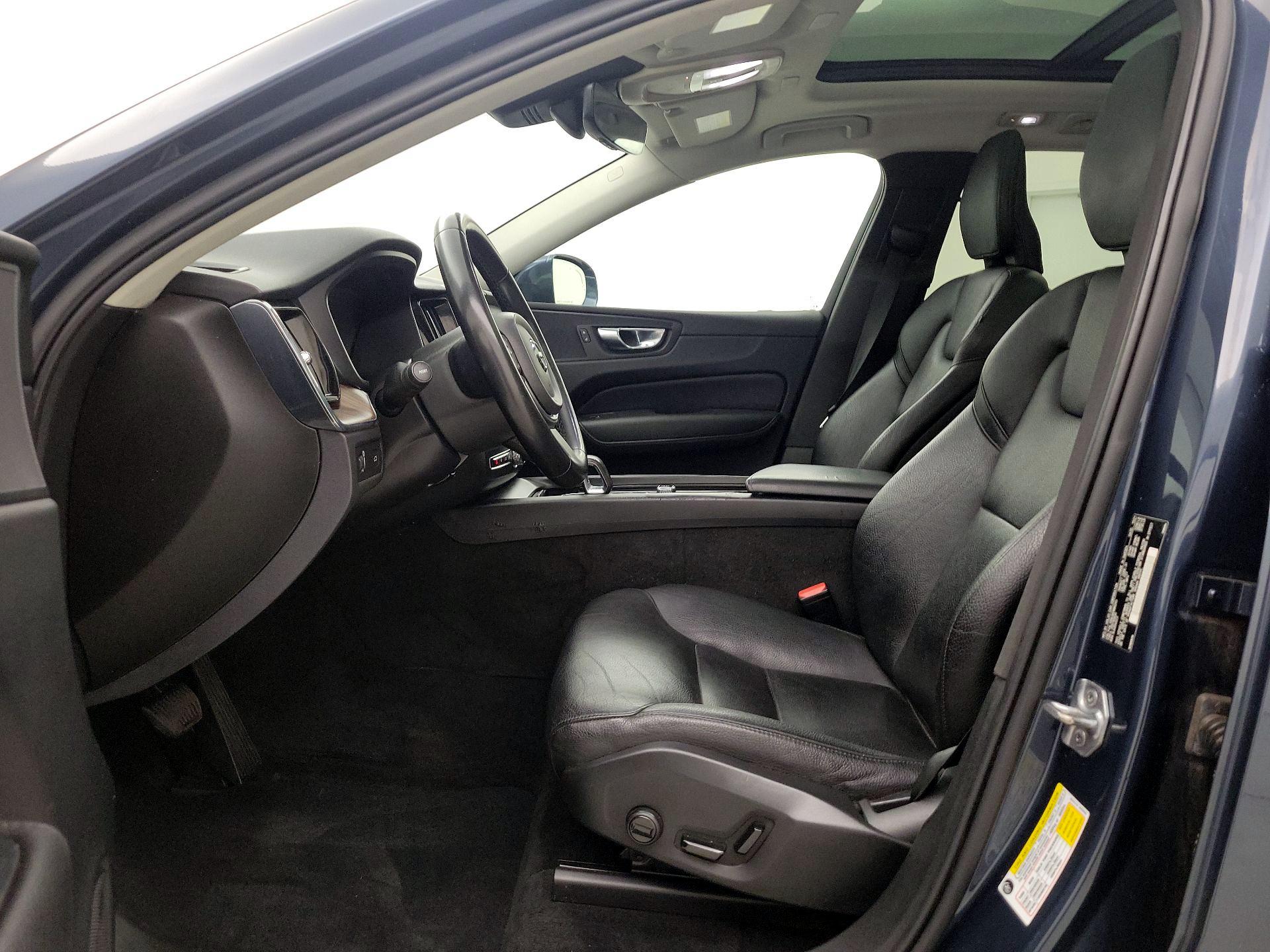 Thumbnail: 2022 Volvo XC60 - 11