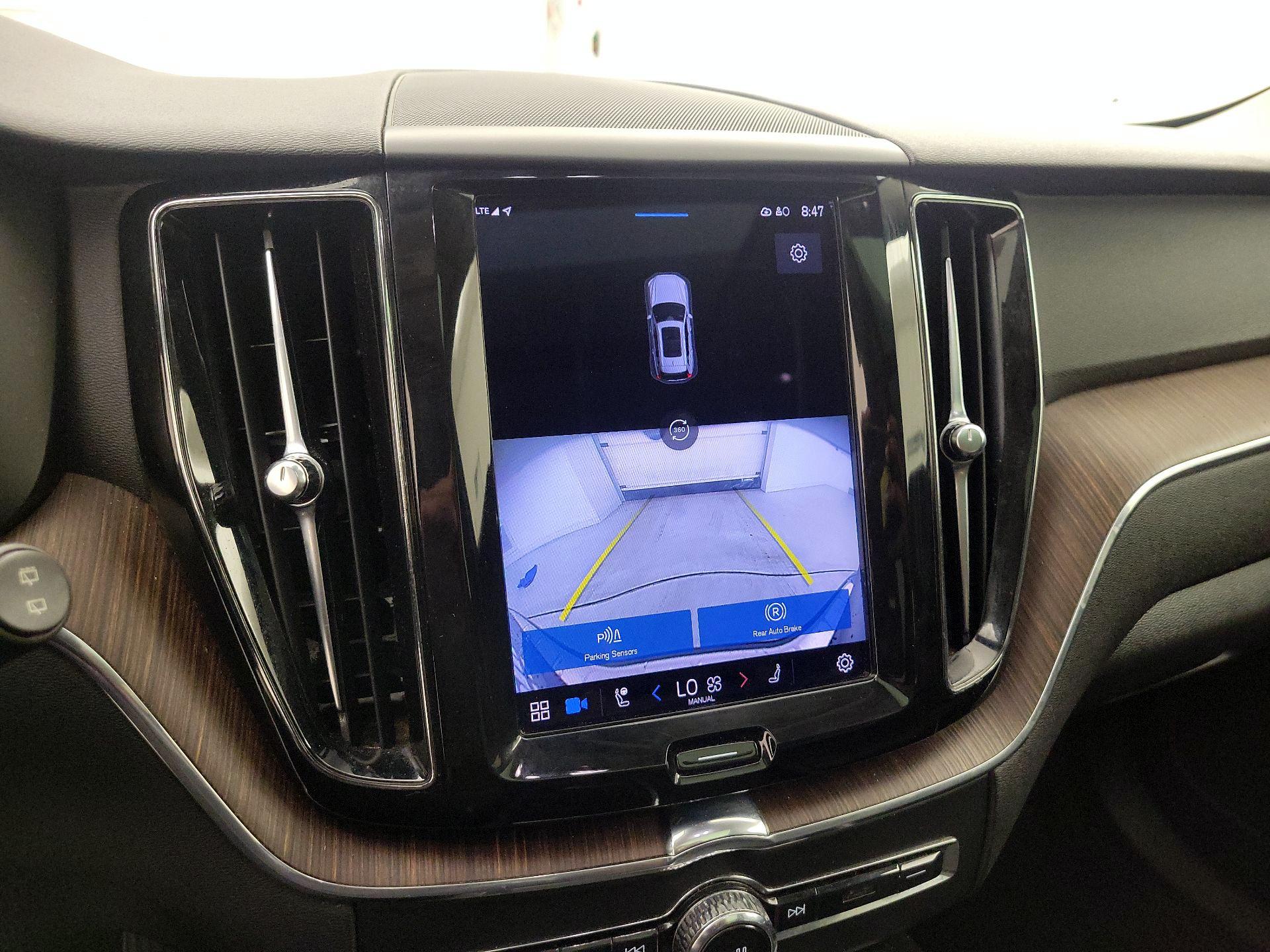 Thumbnail: 2022 Volvo XC60 - 15