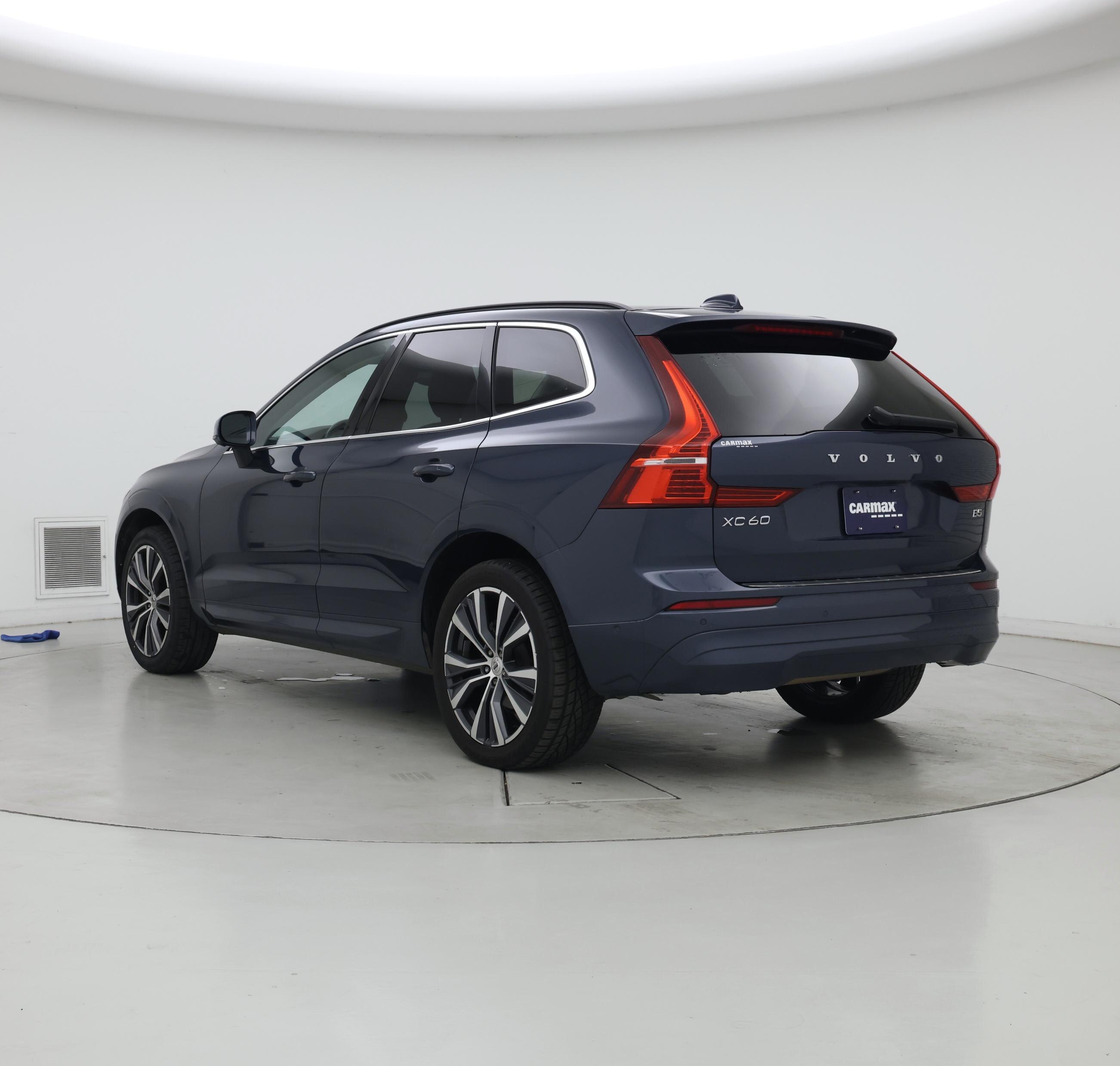 Thumbnail: 2022 Volvo XC60 - 2