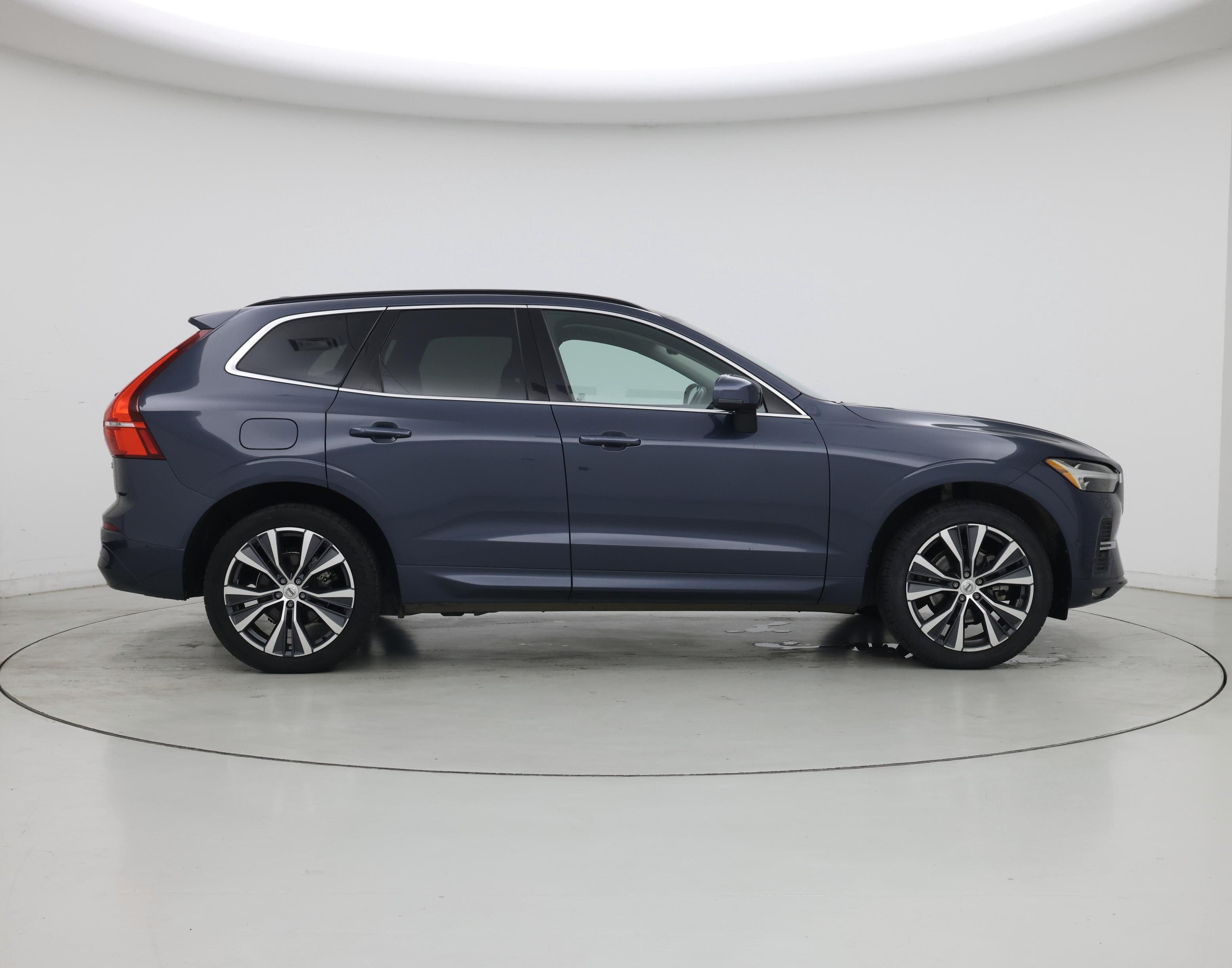 Thumbnail: 2022 Volvo XC60 - 7