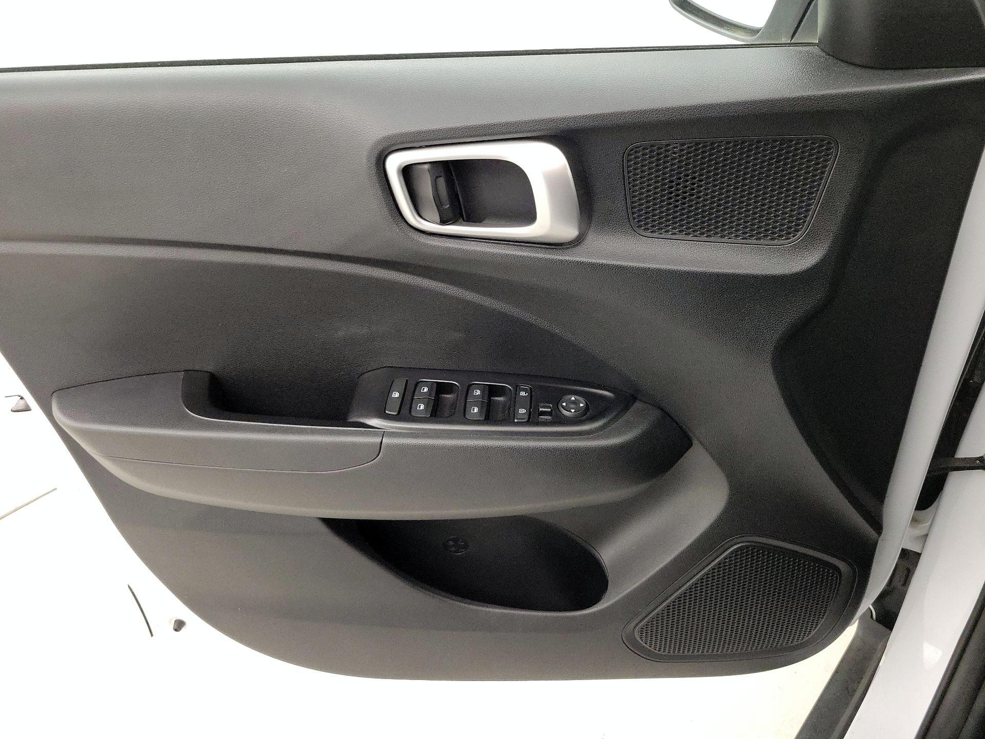 Thumbnail: 2023 Hyundai Venue - 12