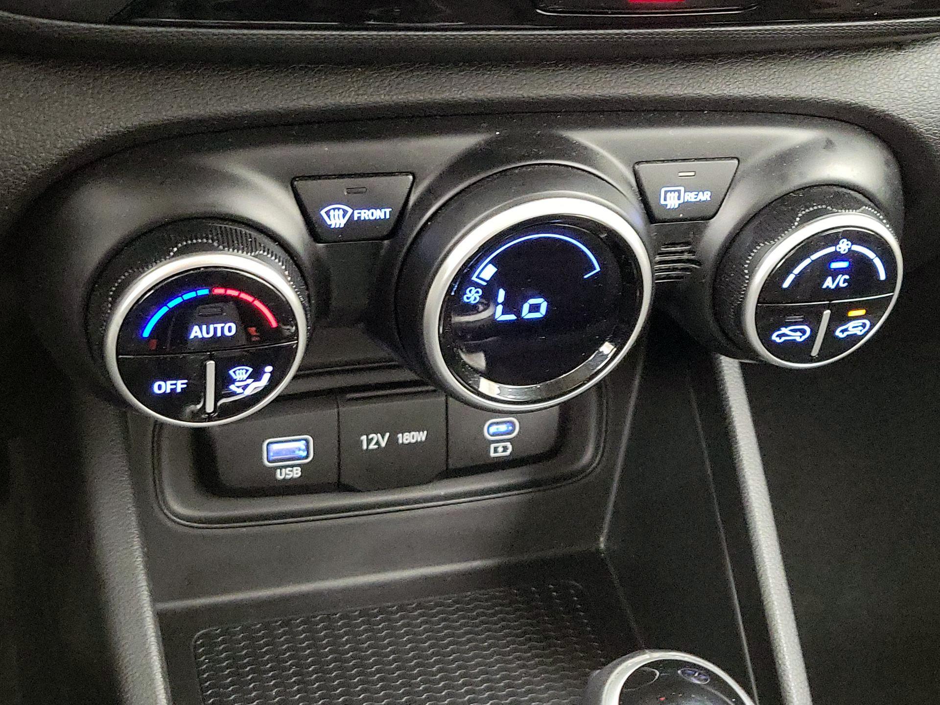 Thumbnail: 2023 Hyundai Venue - 16