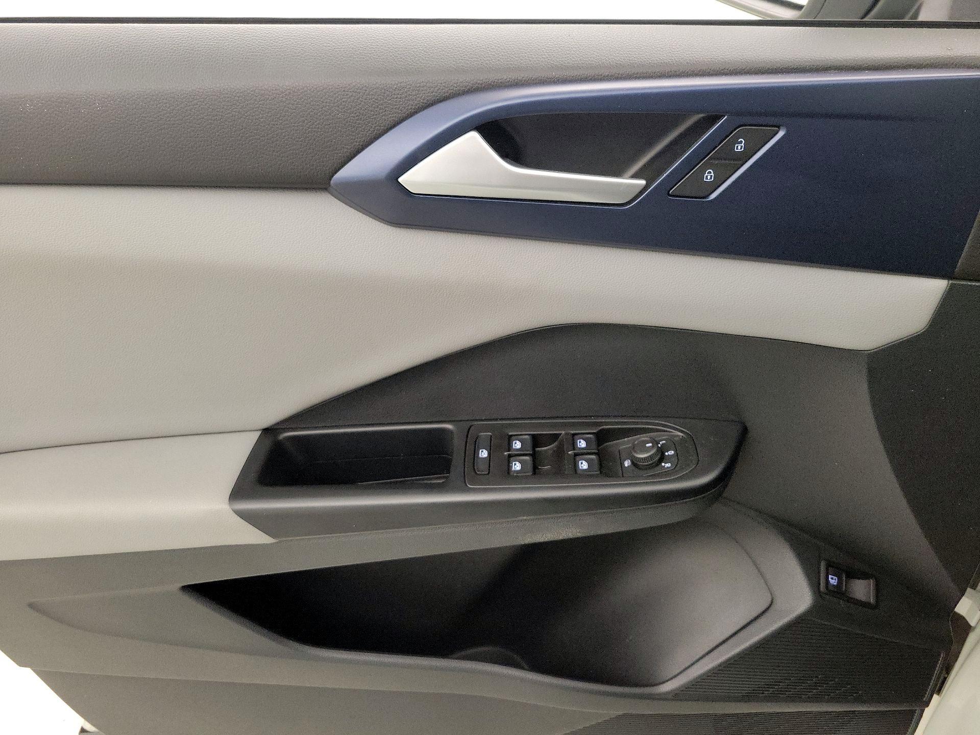 Thumbnail: 2023 Volkswagen Taos - 12