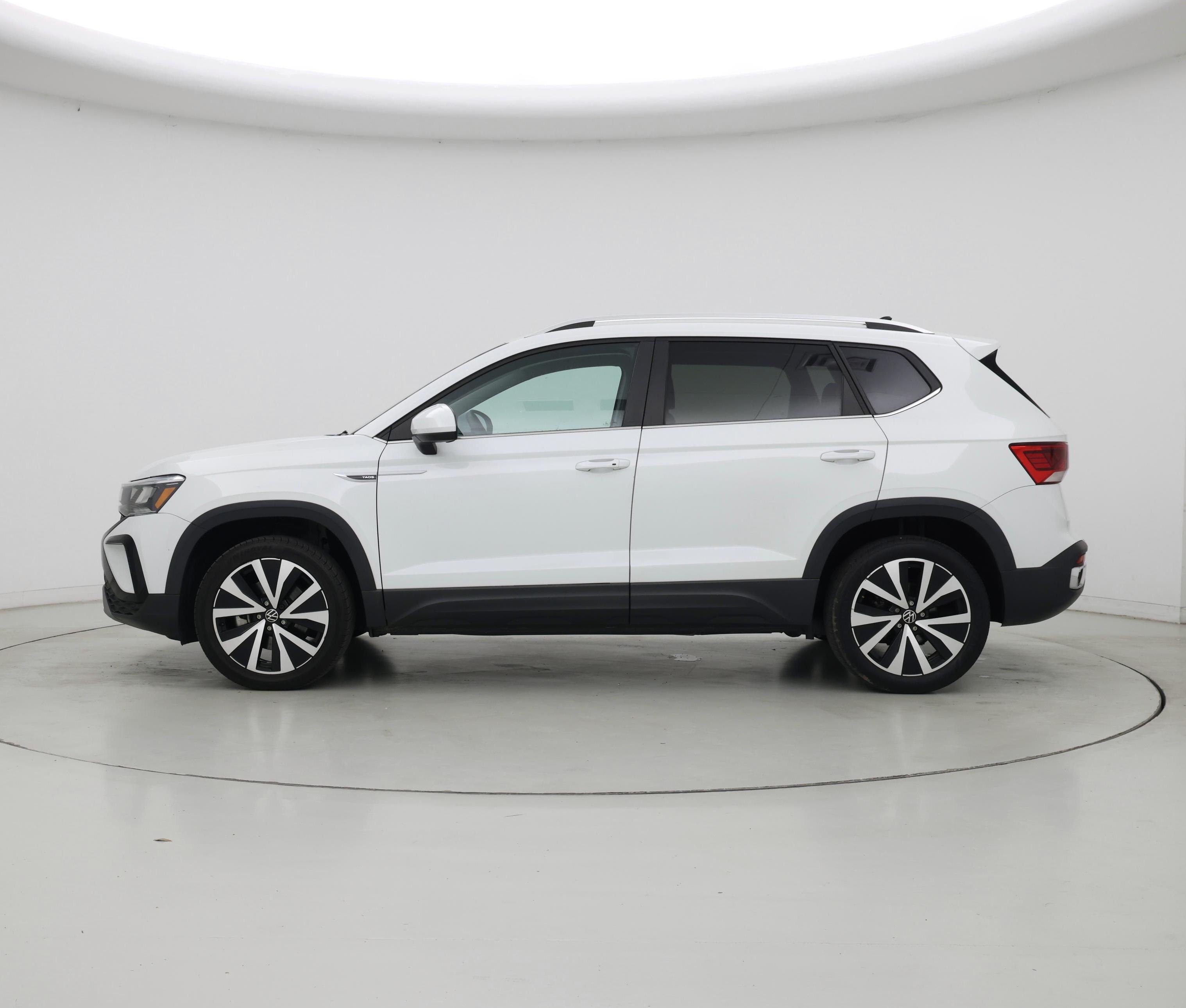 Thumbnail: 2023 Volkswagen Taos - 3