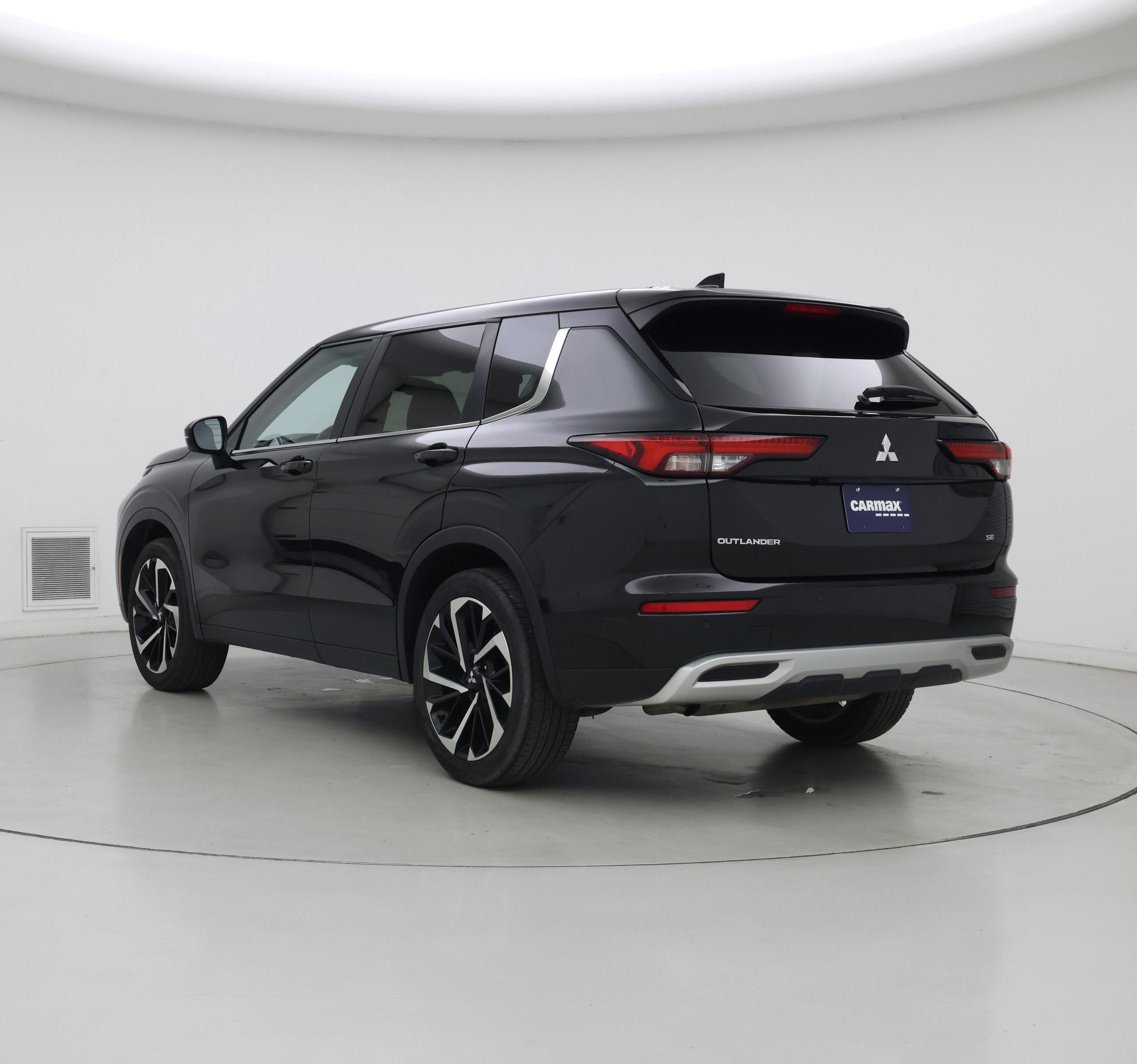 Thumbnail: 2024 Mitsubishi Outlander - 2