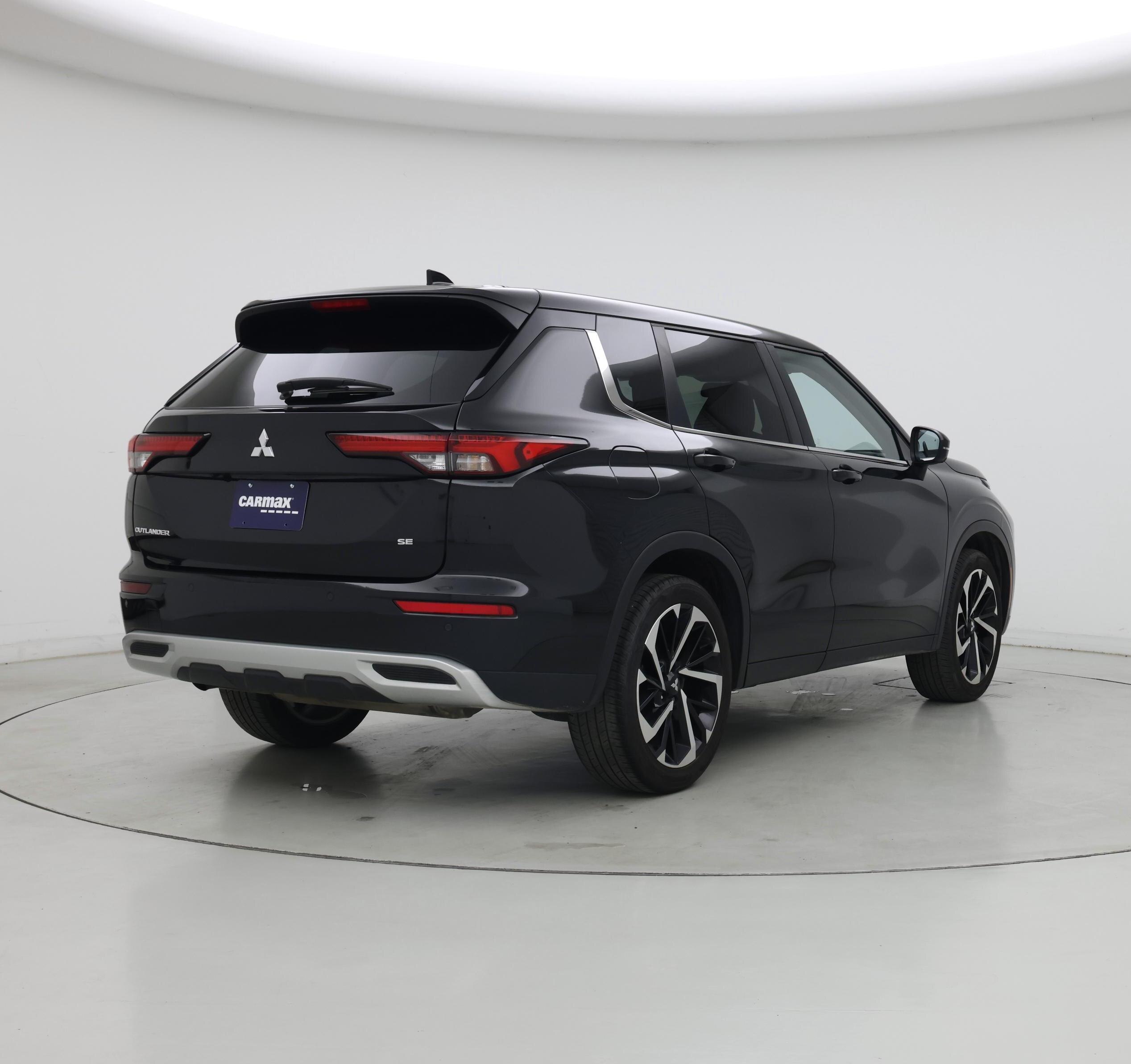 Thumbnail: 2024 Mitsubishi Outlander - 8