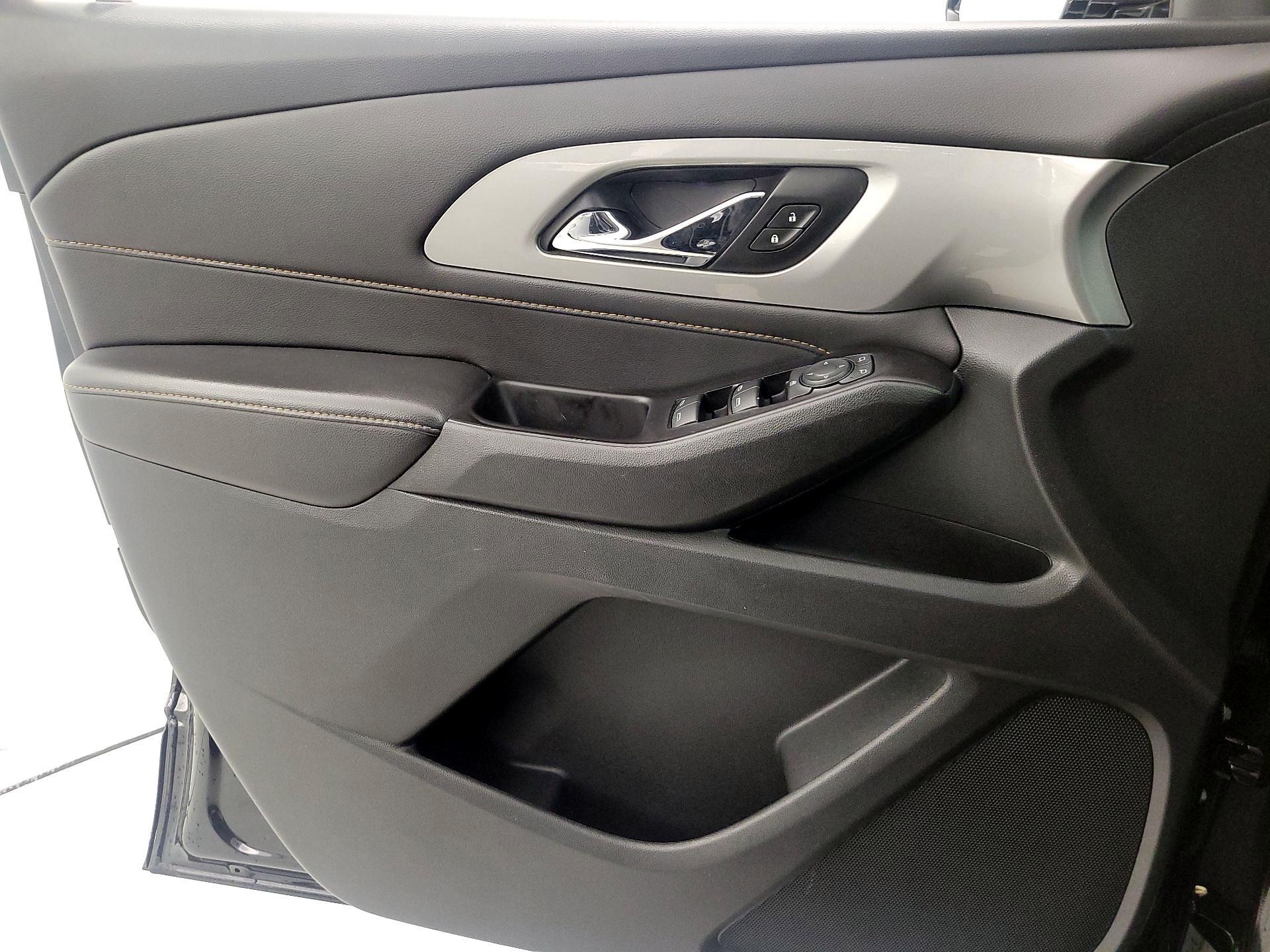 Thumbnail: 2020 Chevrolet Traverse - 12