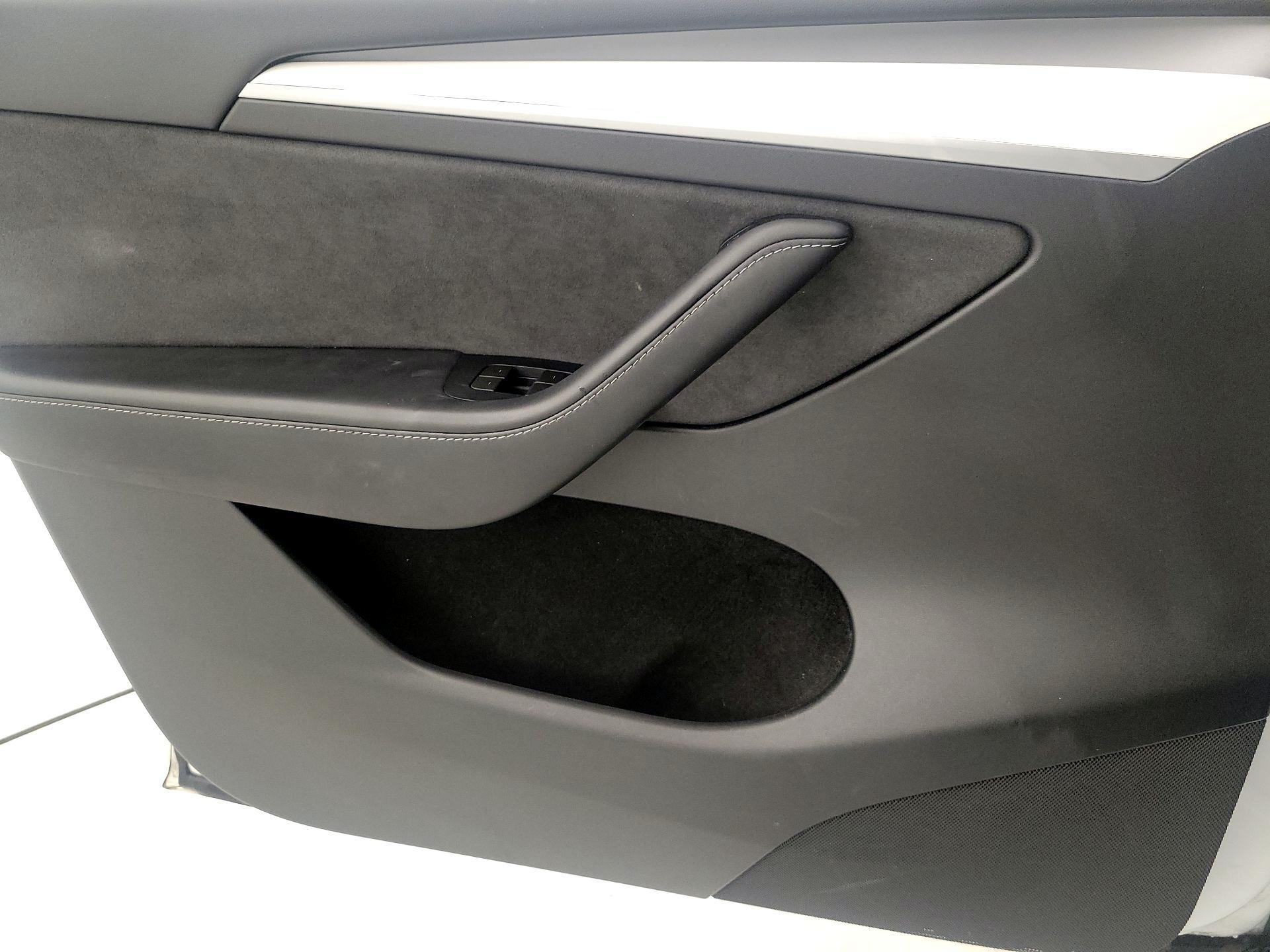 Thumbnail: 2023 Tesla Model Y - 12