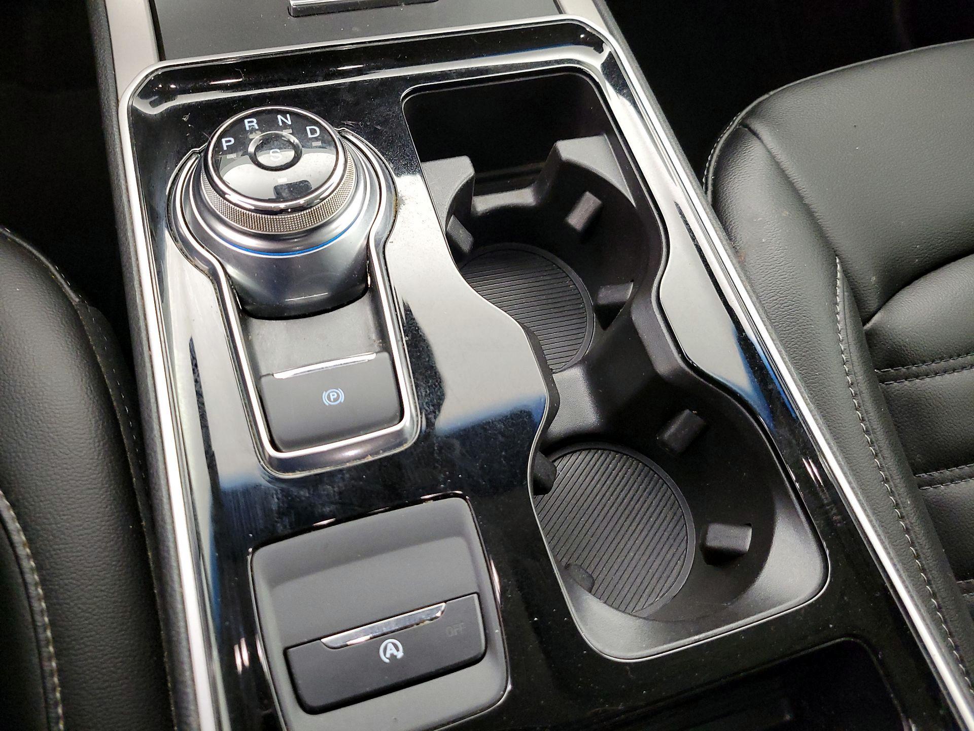 Thumbnail: 2020 Ford Edge - 18