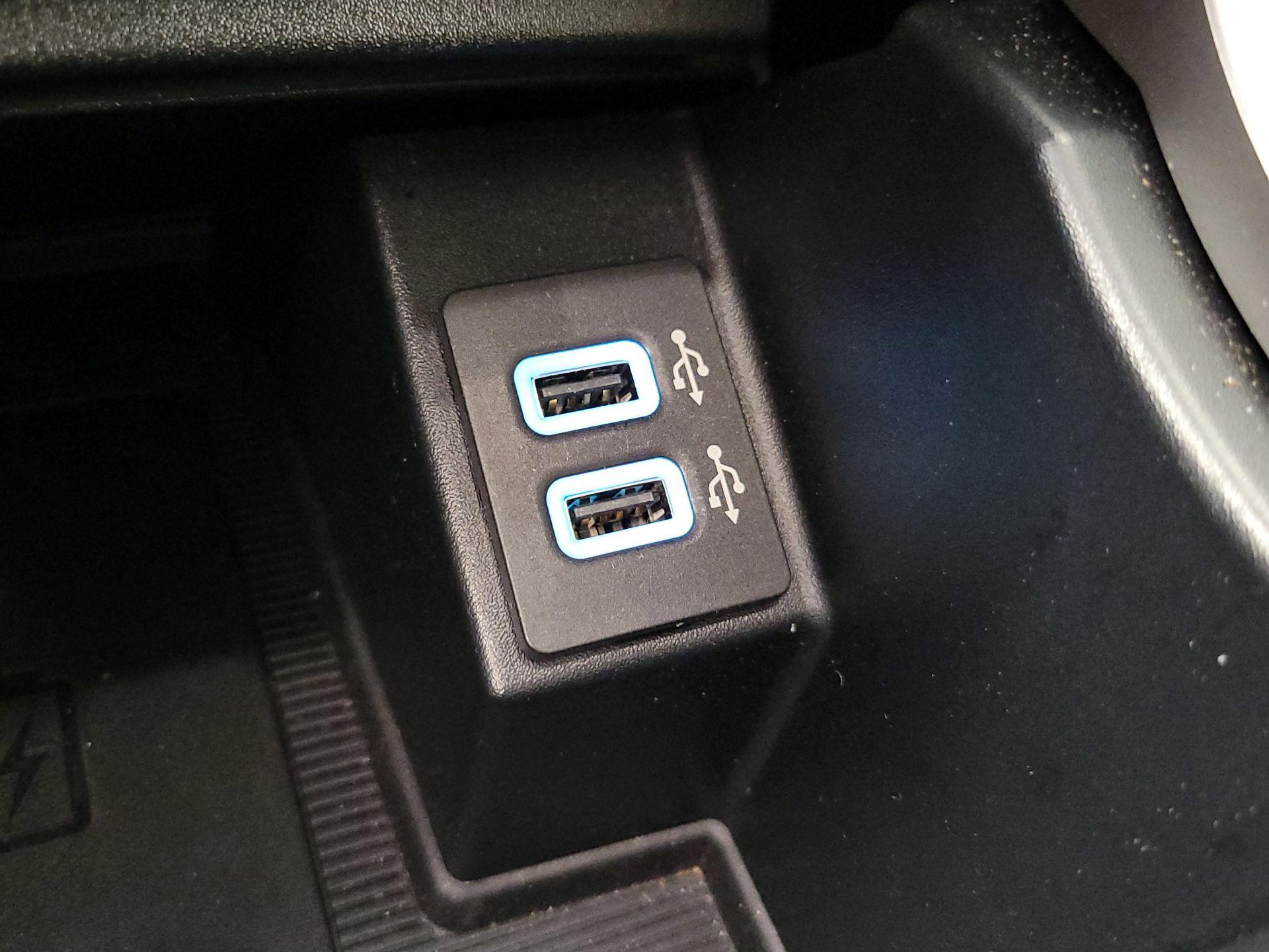 Thumbnail: 2020 Ford Edge - 19