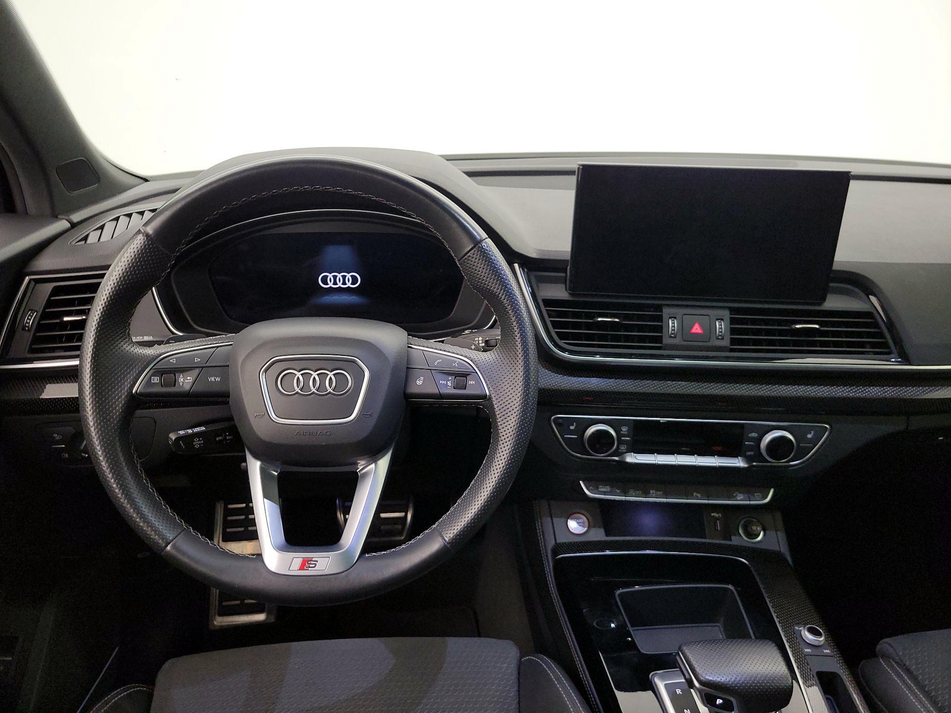 Thumbnail: 2022 Audi SQ5 - 10