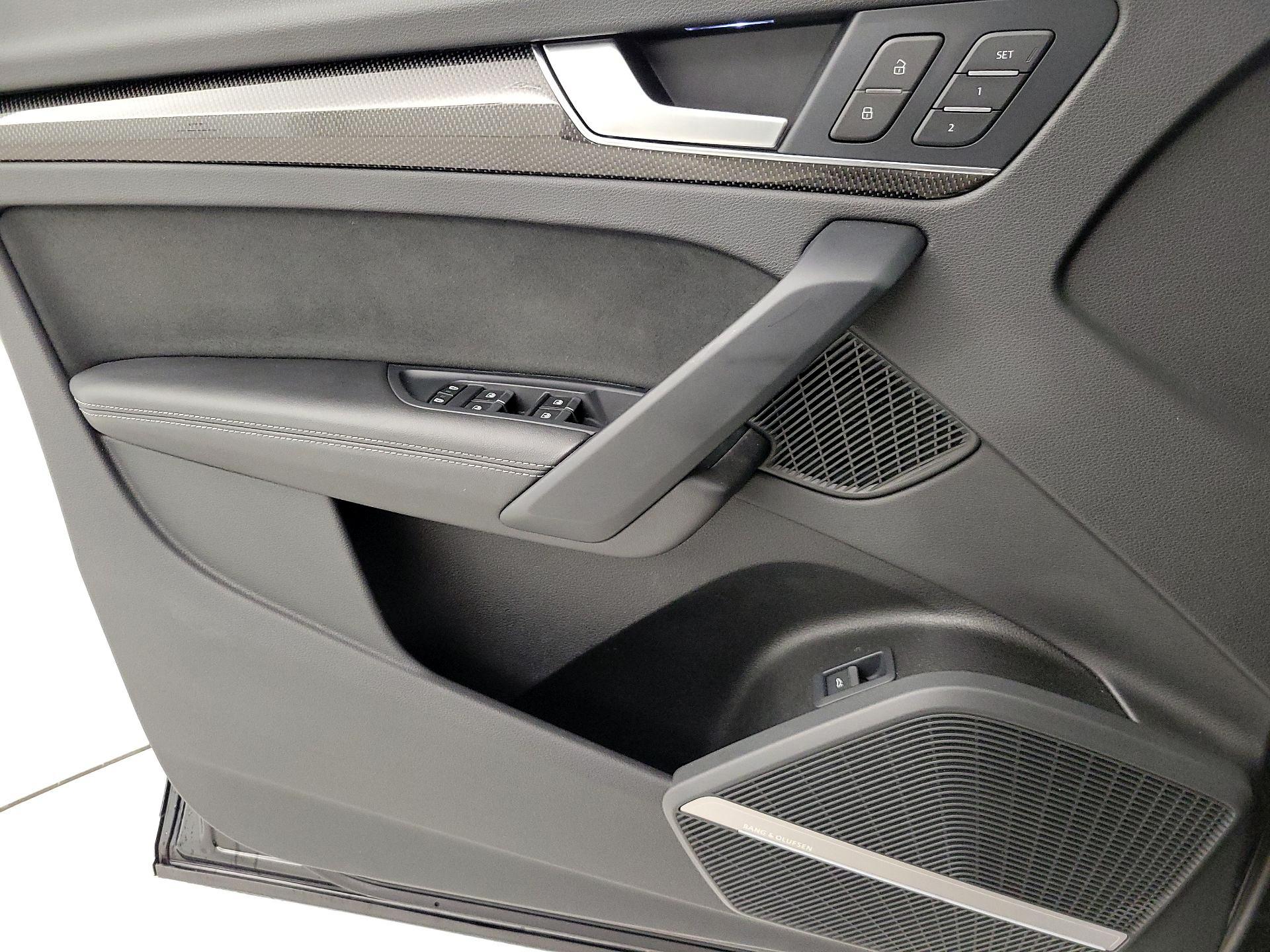 Thumbnail: 2022 Audi SQ5 - 12