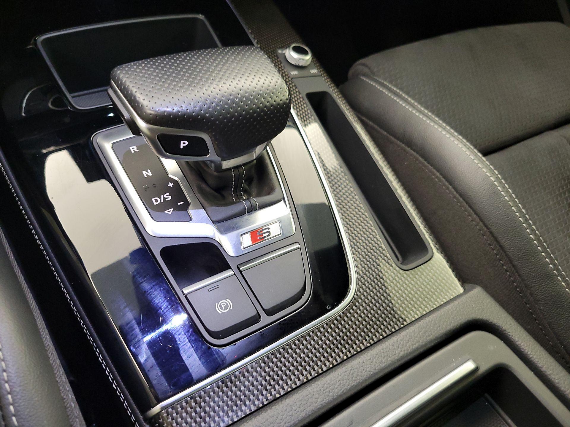 Thumbnail: 2022 Audi SQ5 - 18