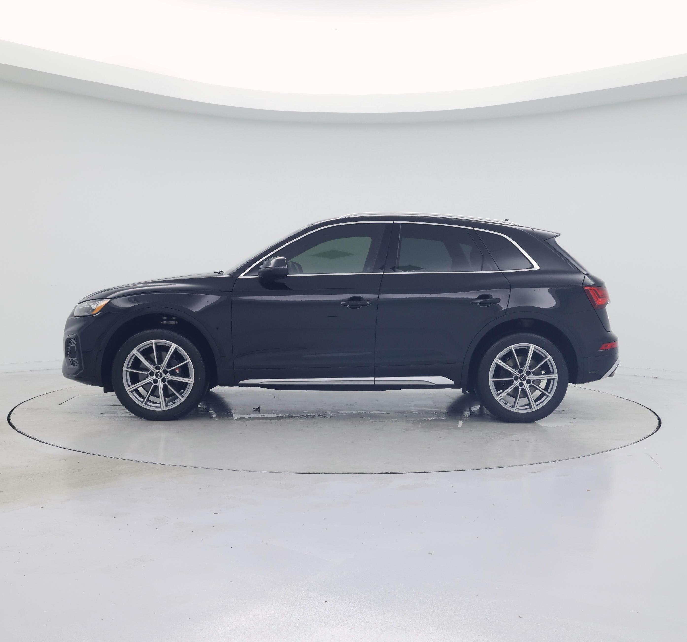 Thumbnail: 2022 Audi SQ5 - 3