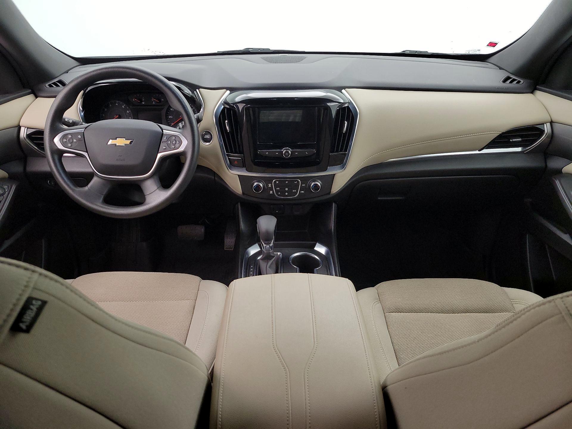 Thumbnail: 2022 Chevrolet Traverse - 9
