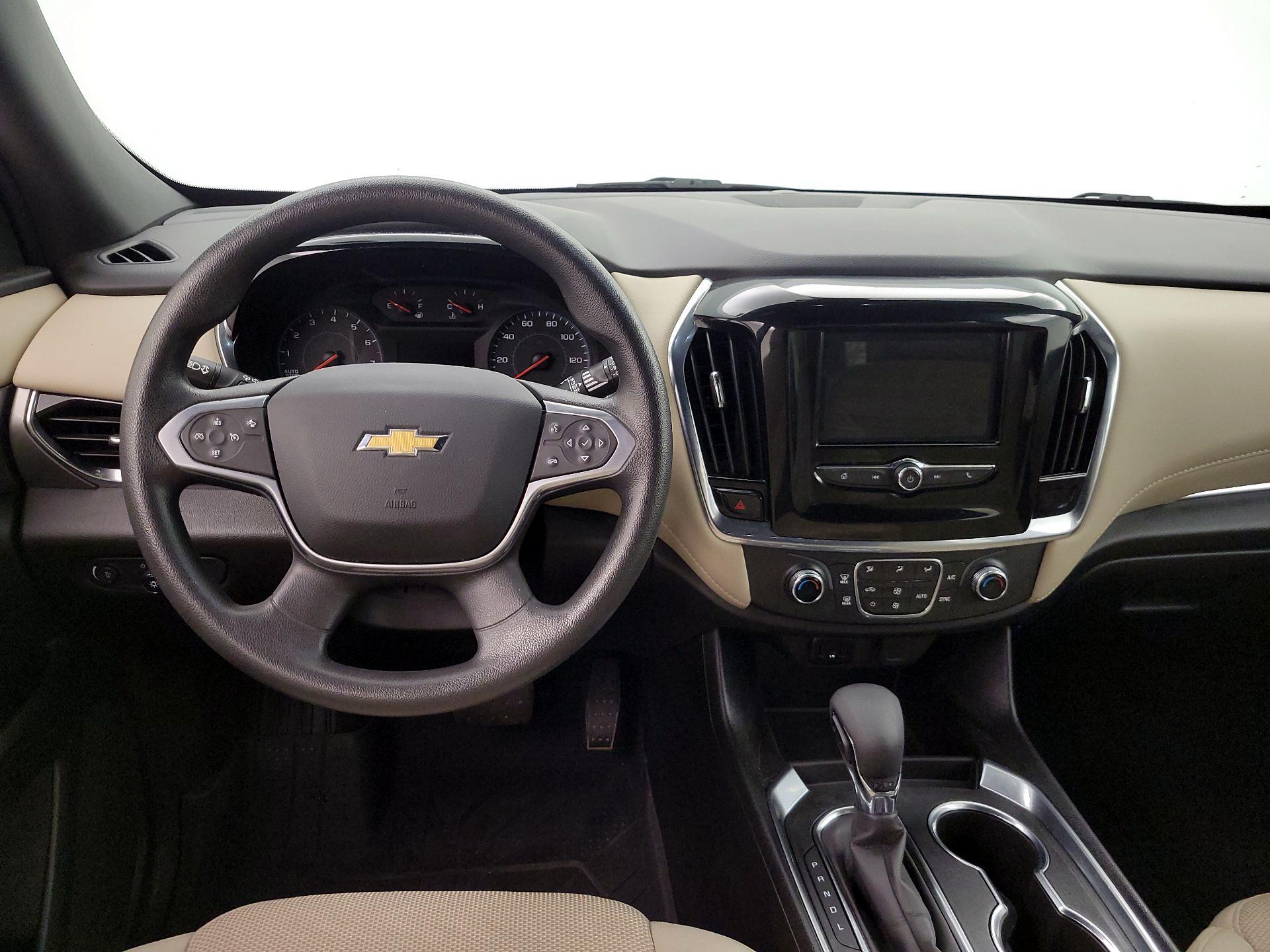 Thumbnail: 2022 Chevrolet Traverse - 10