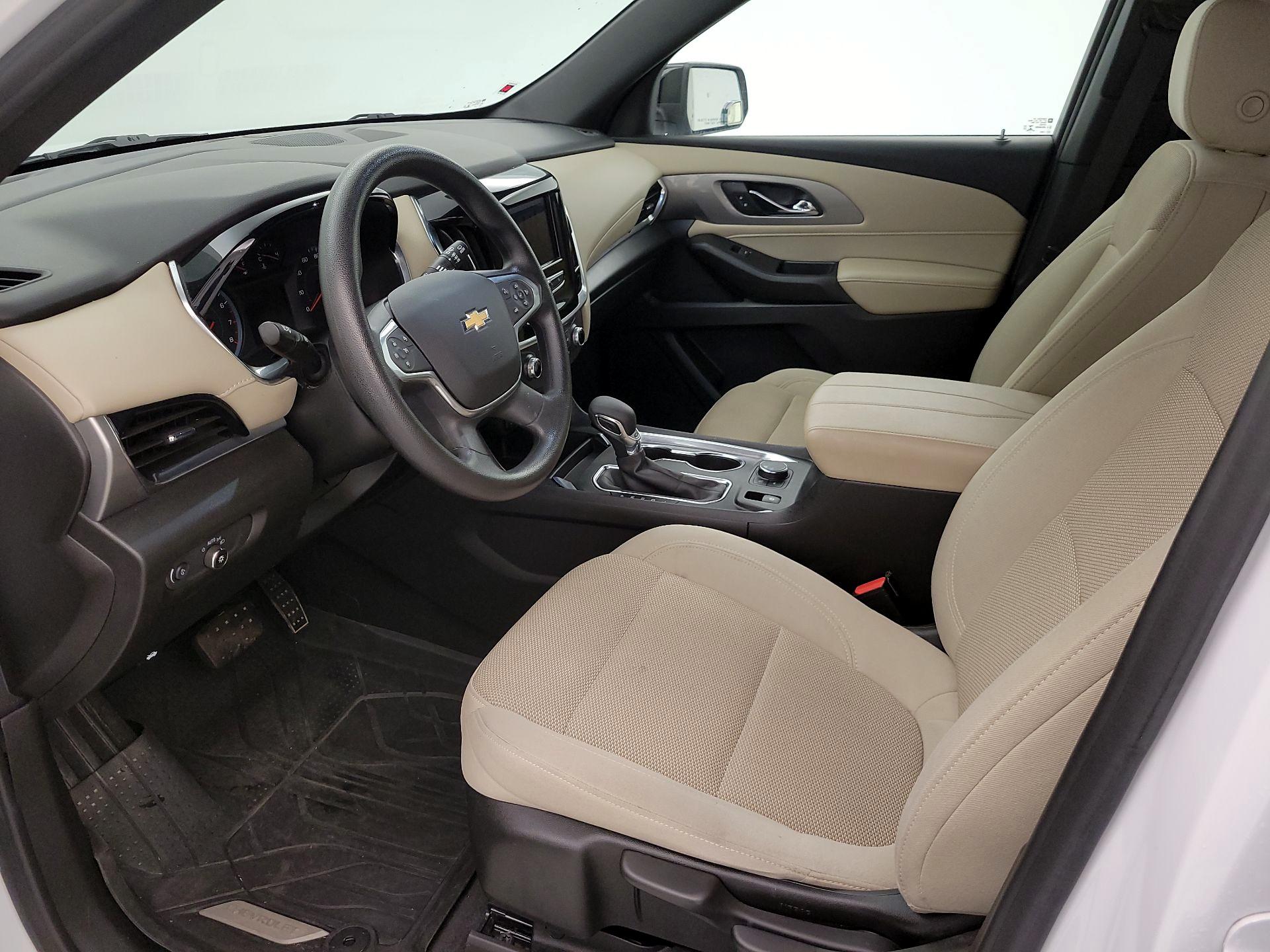 Thumbnail: 2022 Chevrolet Traverse - 11