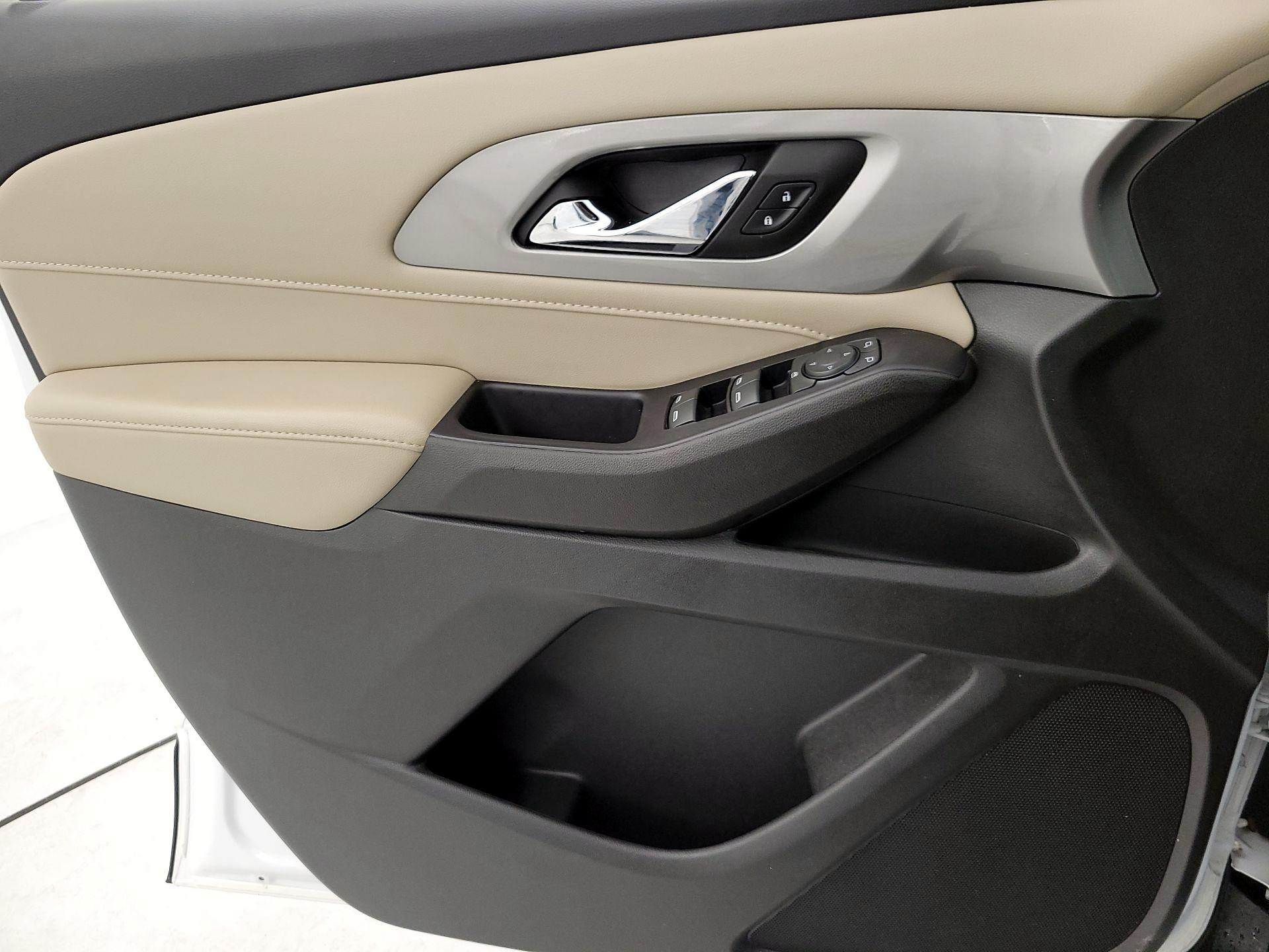 Thumbnail: 2022 Chevrolet Traverse - 12
