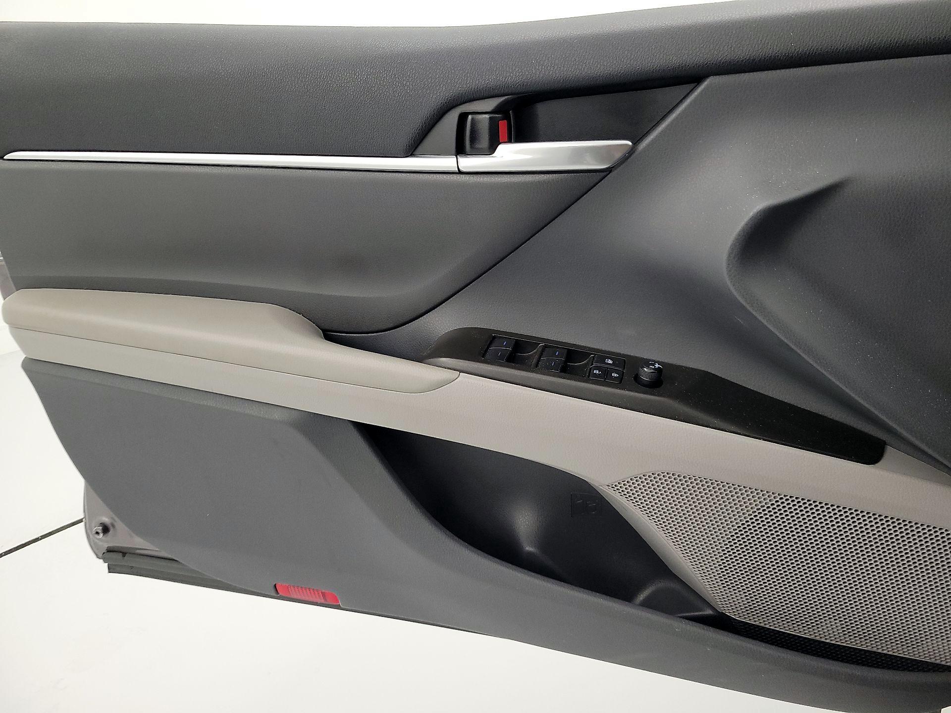 Thumbnail: 2023 Toyota Camry - 12