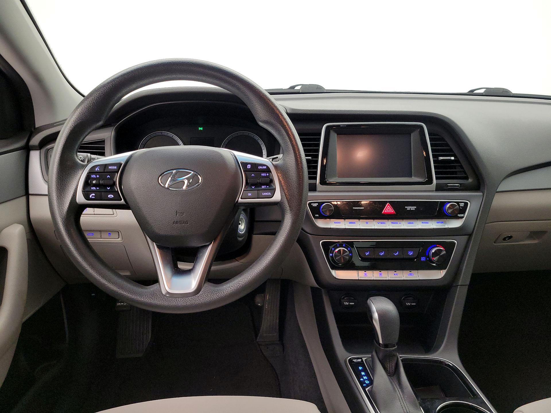 Thumbnail: 2019 Hyundai Sonata - 10