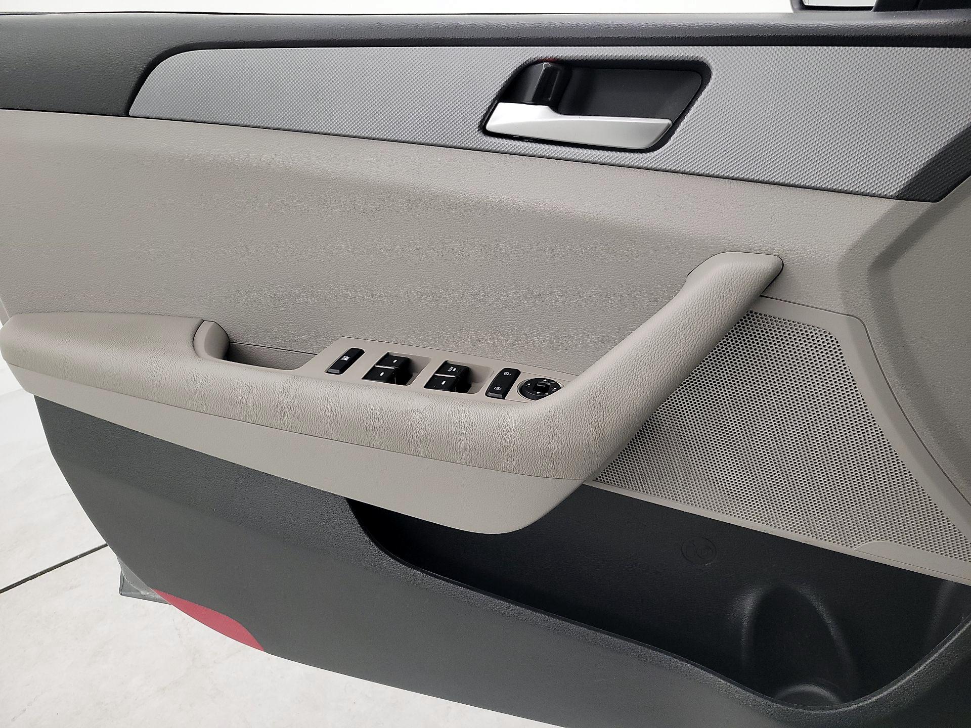 Thumbnail: 2019 Hyundai Sonata - 12