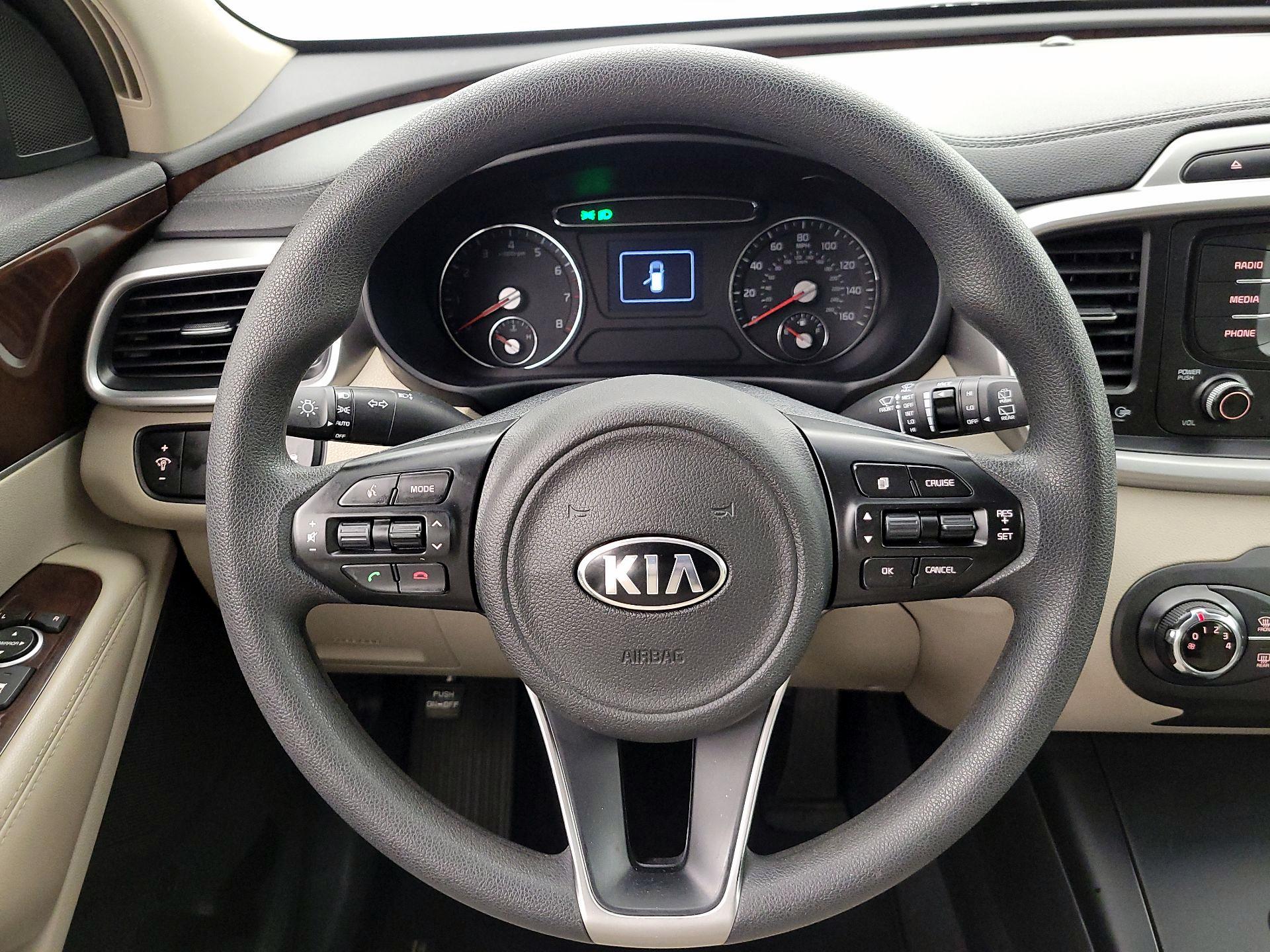Thumbnail: 2016 Kia Sorento - 10