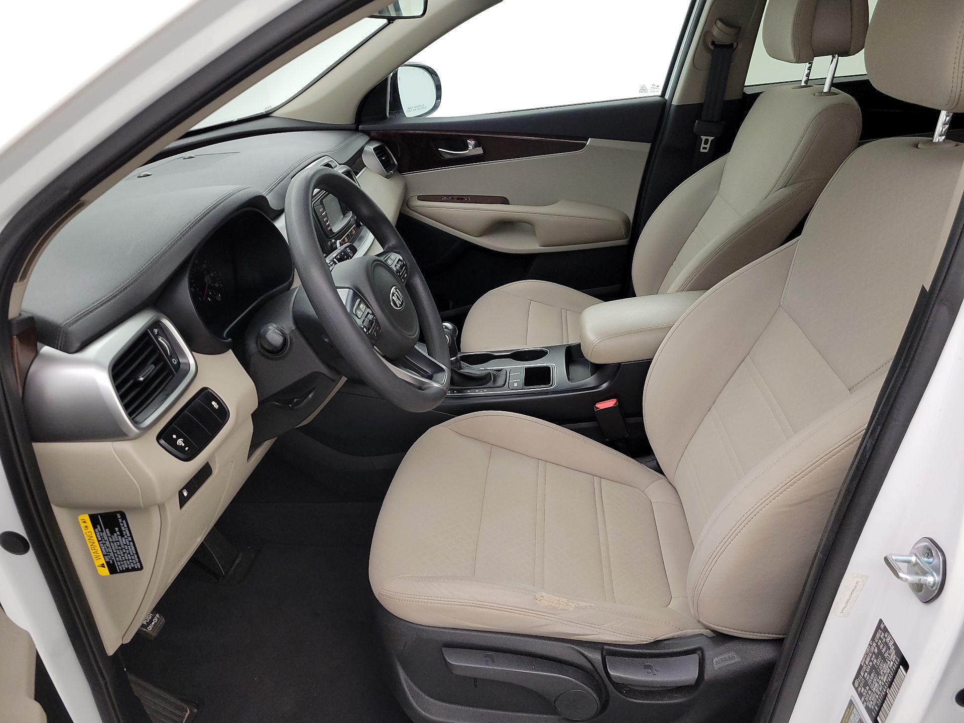 Thumbnail: 2016 Kia Sorento - 11