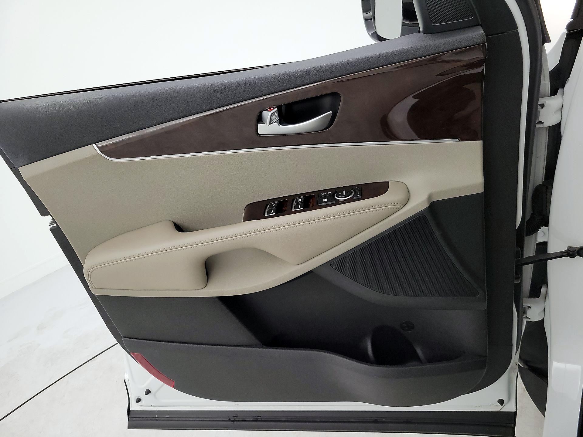 Thumbnail: 2016 Kia Sorento - 12