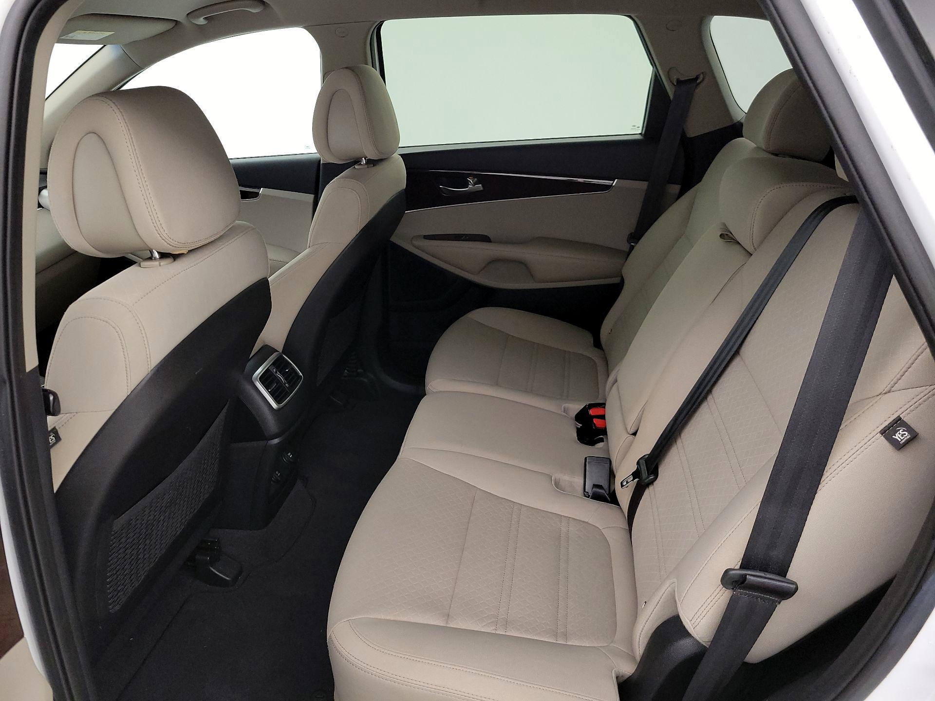 Thumbnail: 2016 Kia Sorento - 19