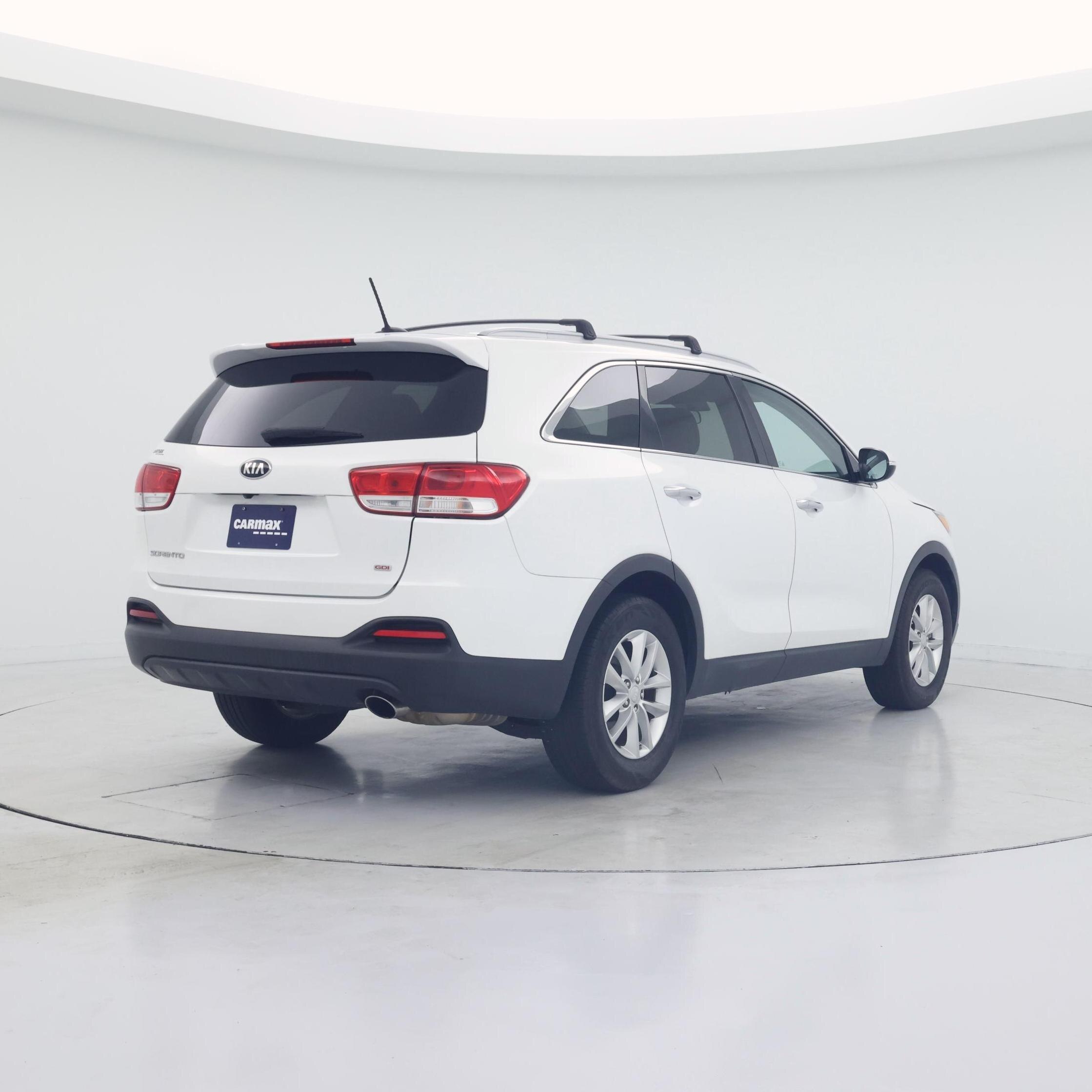 Thumbnail: 2016 Kia Sorento - 8