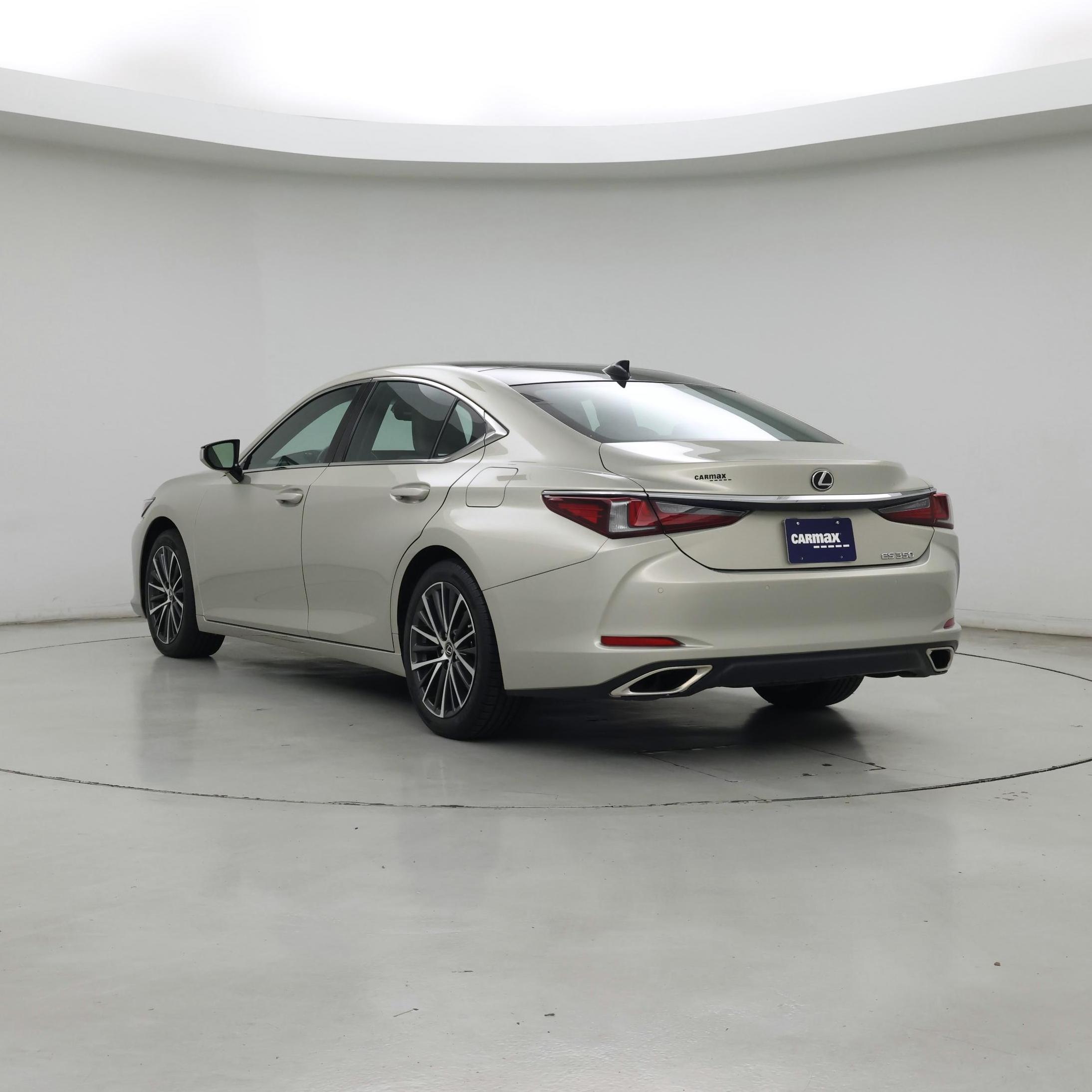 Thumbnail: 2022 Lexus ES - 2