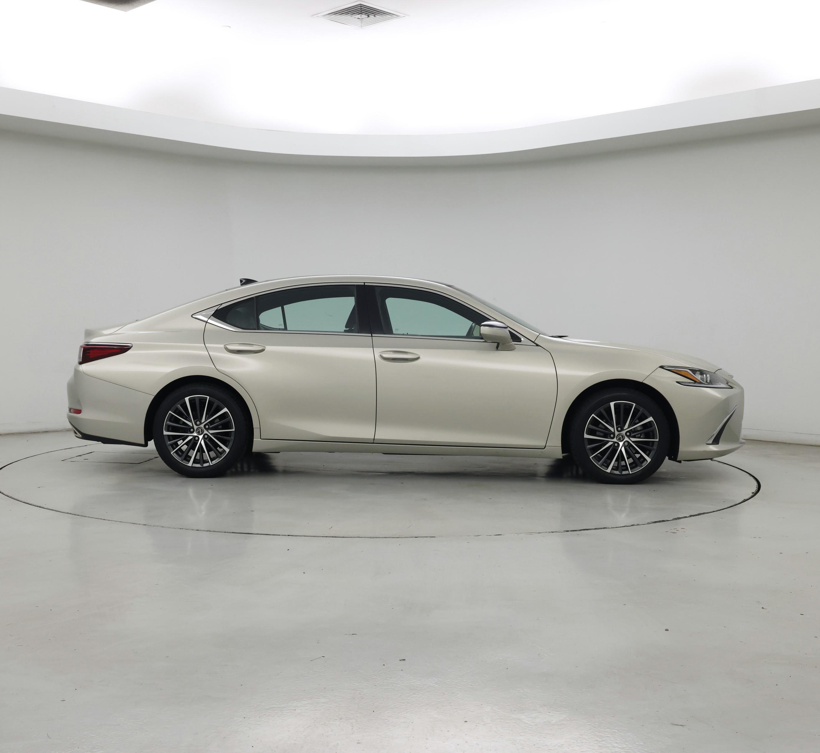 Thumbnail: 2022 Lexus ES - 7