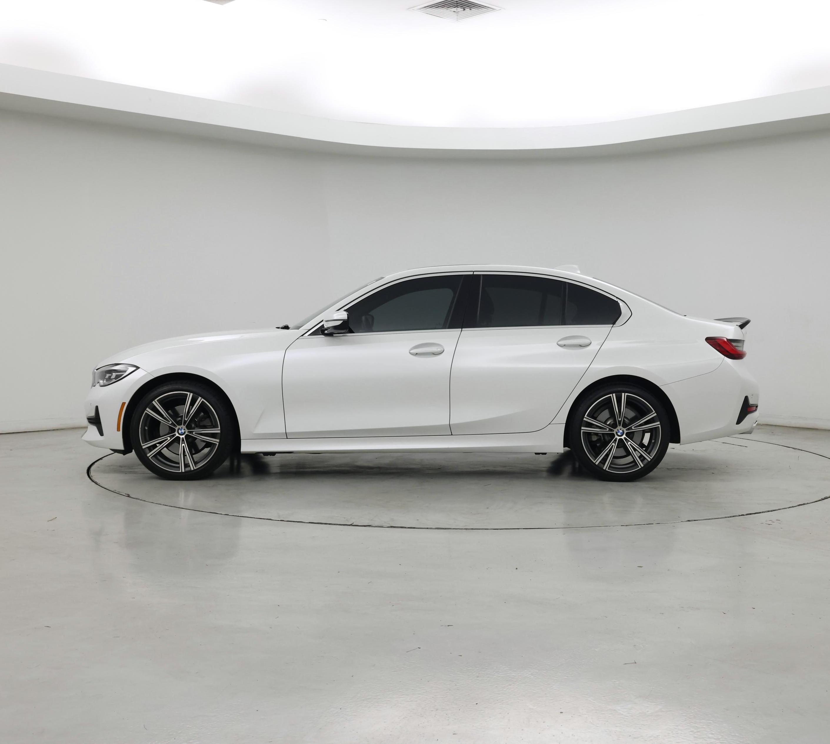 Thumbnail: 2022 BMW 3 Series - 3