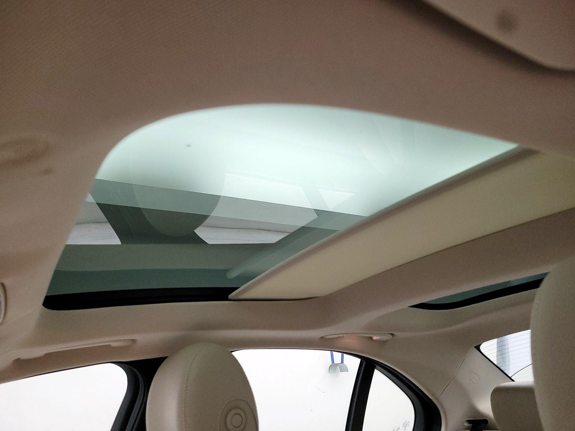 Thumbnail: 2021 Mercedes-Benz C-Class - 19