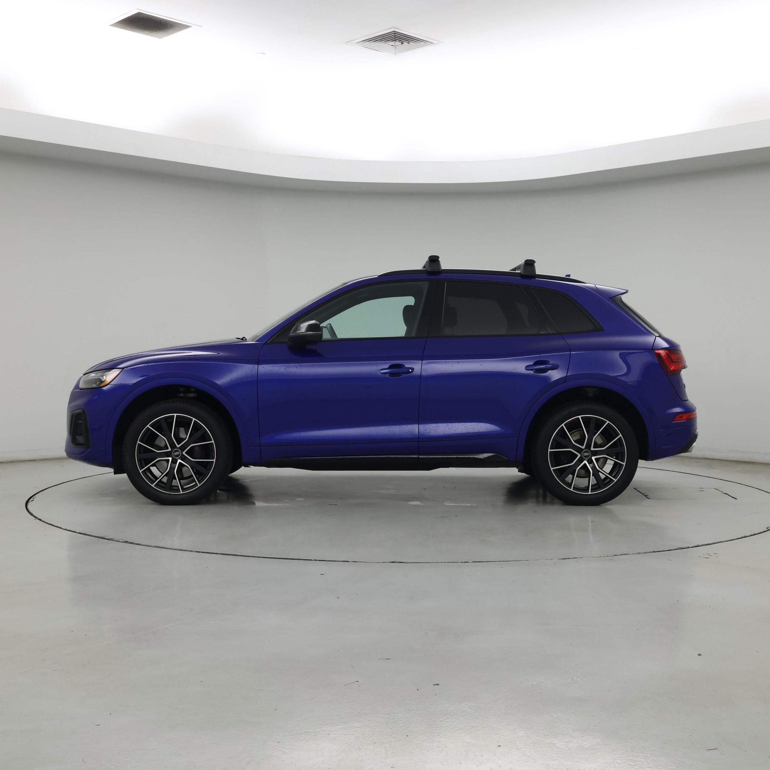 Thumbnail: 2022 Audi SQ5 - 3